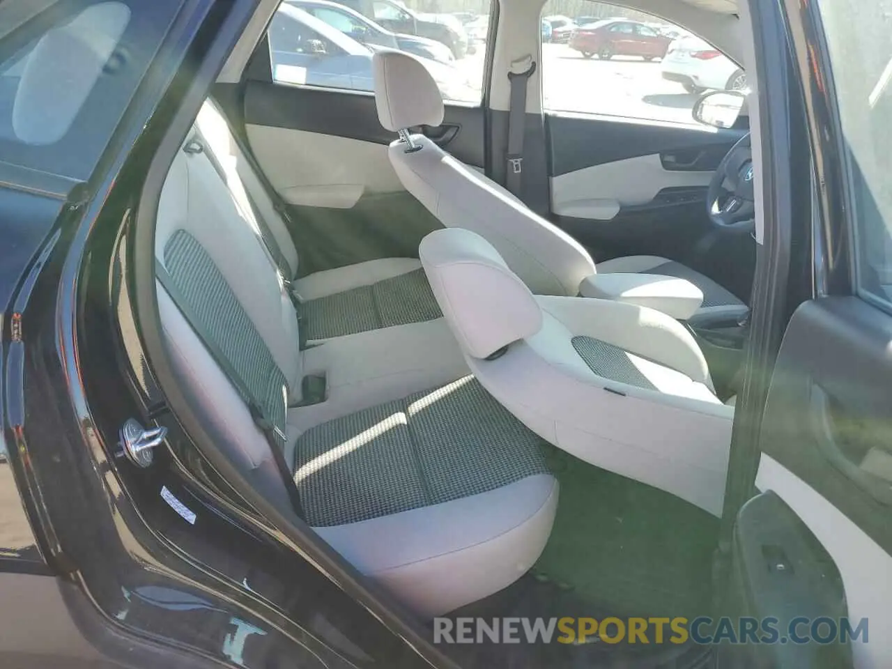 11 Photograph of a damaged car KM8K2CAB4PU020609 HYUNDAI KONA 2023
