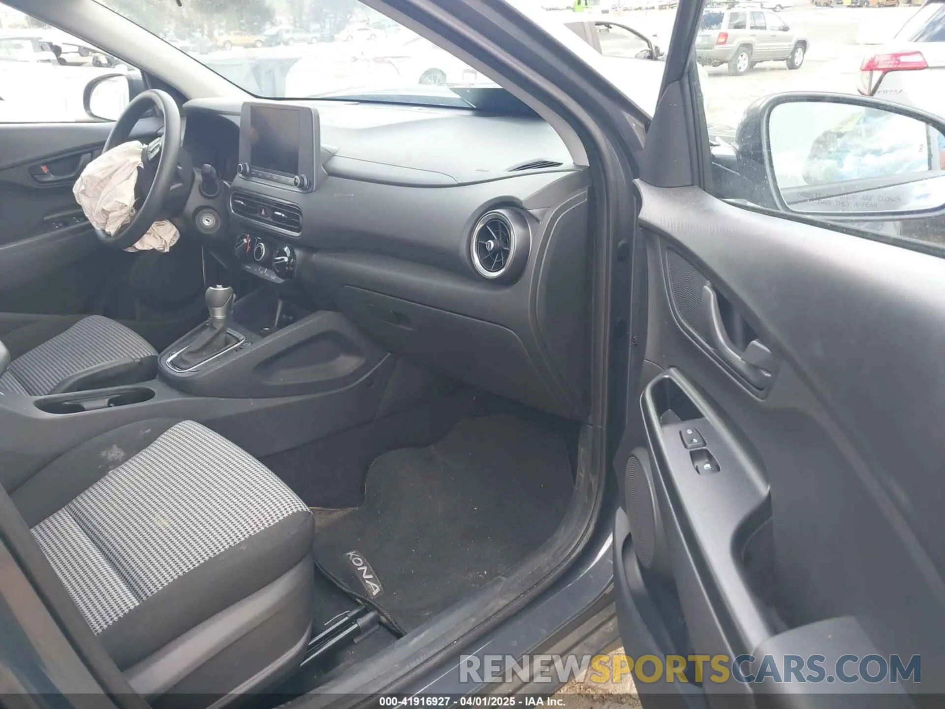 5 Photograph of a damaged car KM8K2CAB6PU048024 HYUNDAI KONA 2023