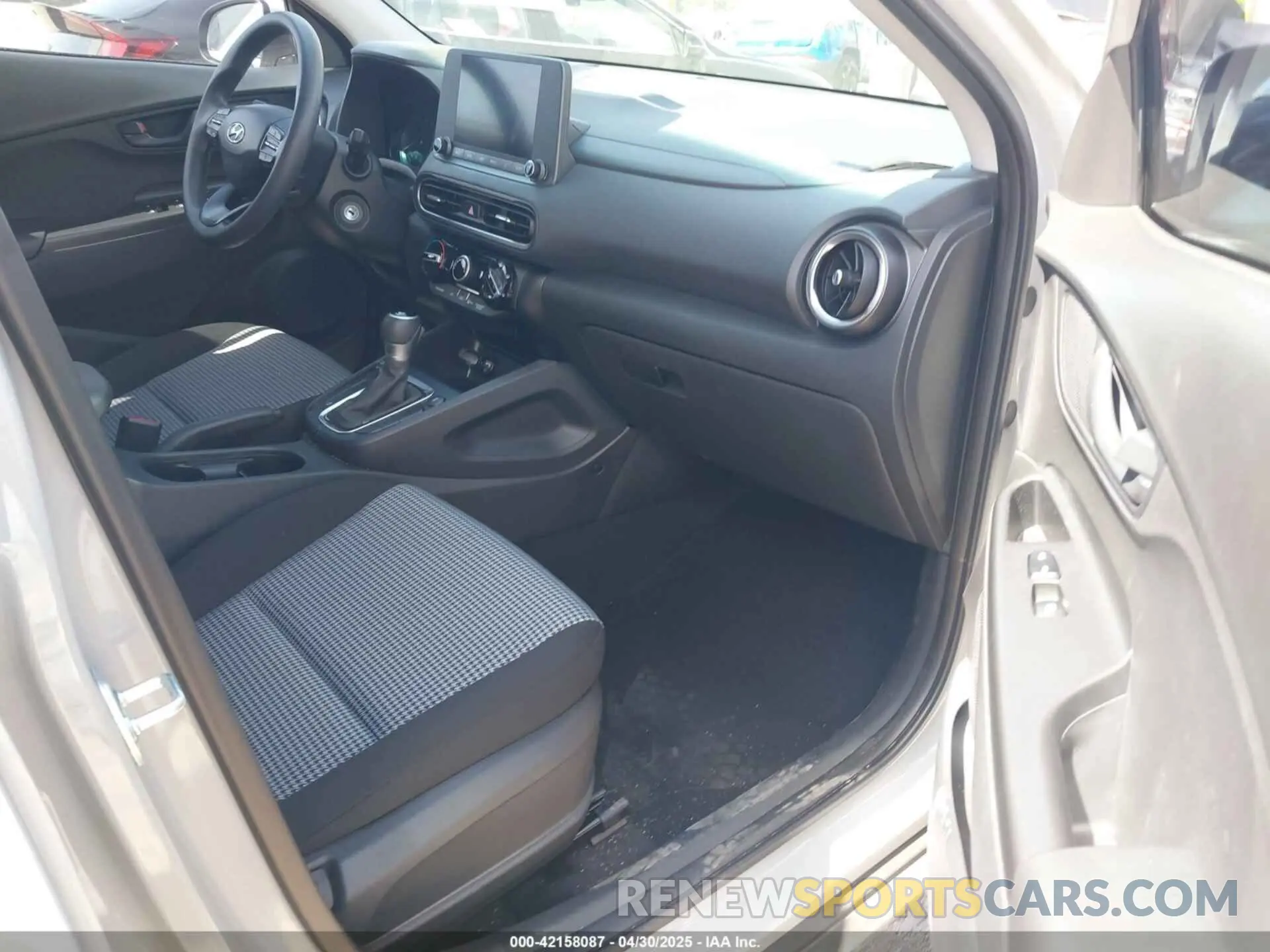5 Photograph of a damaged car KM8K2CAB7PU049408 HYUNDAI KONA 2023