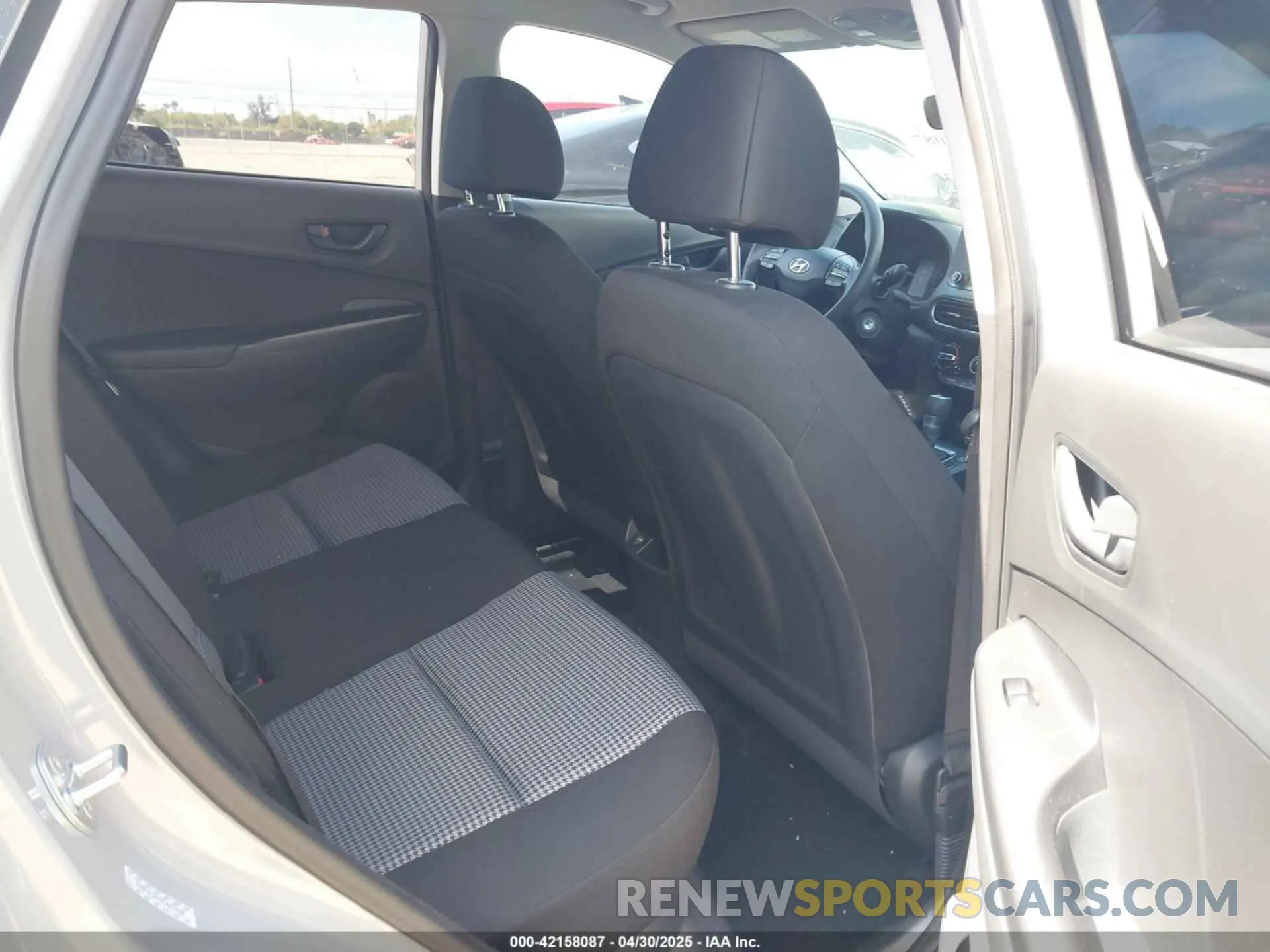 8 Photograph of a damaged car KM8K2CAB7PU049408 HYUNDAI KONA 2023