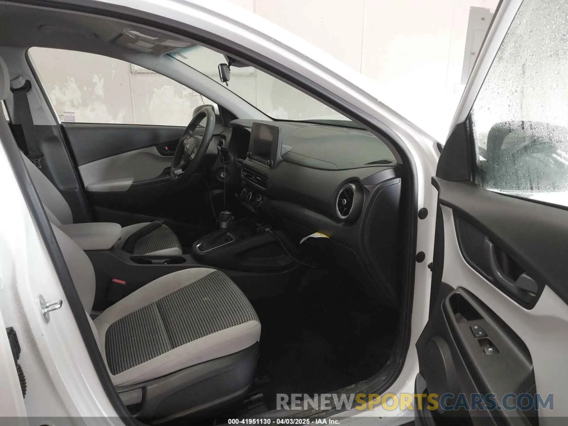 5 Photograph of a damaged car KM8K2CAB7PU054009 HYUNDAI KONA 2023