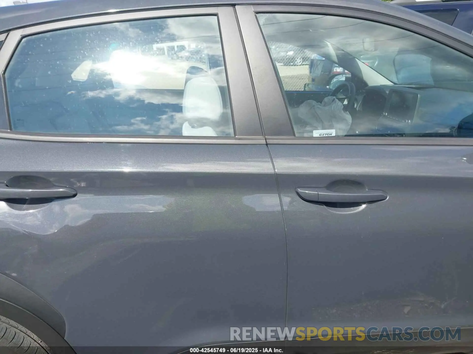 14 Photograph of a damaged car KM8K2CABXPU040413 HYUNDAI KONA 2023