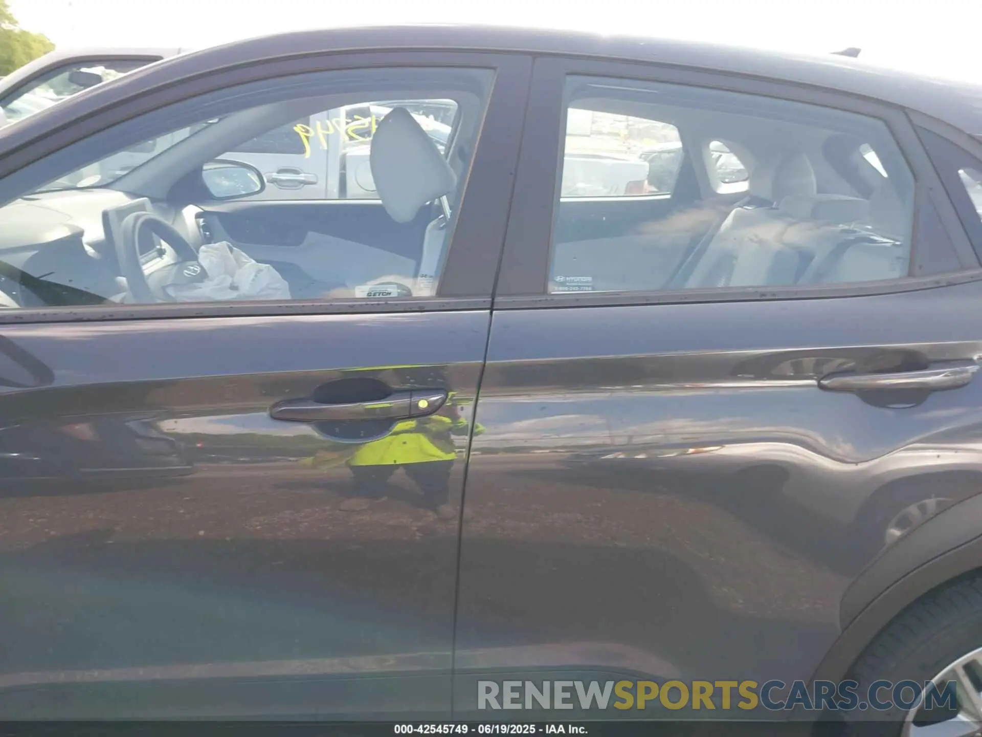 15 Photograph of a damaged car KM8K2CABXPU040413 HYUNDAI KONA 2023