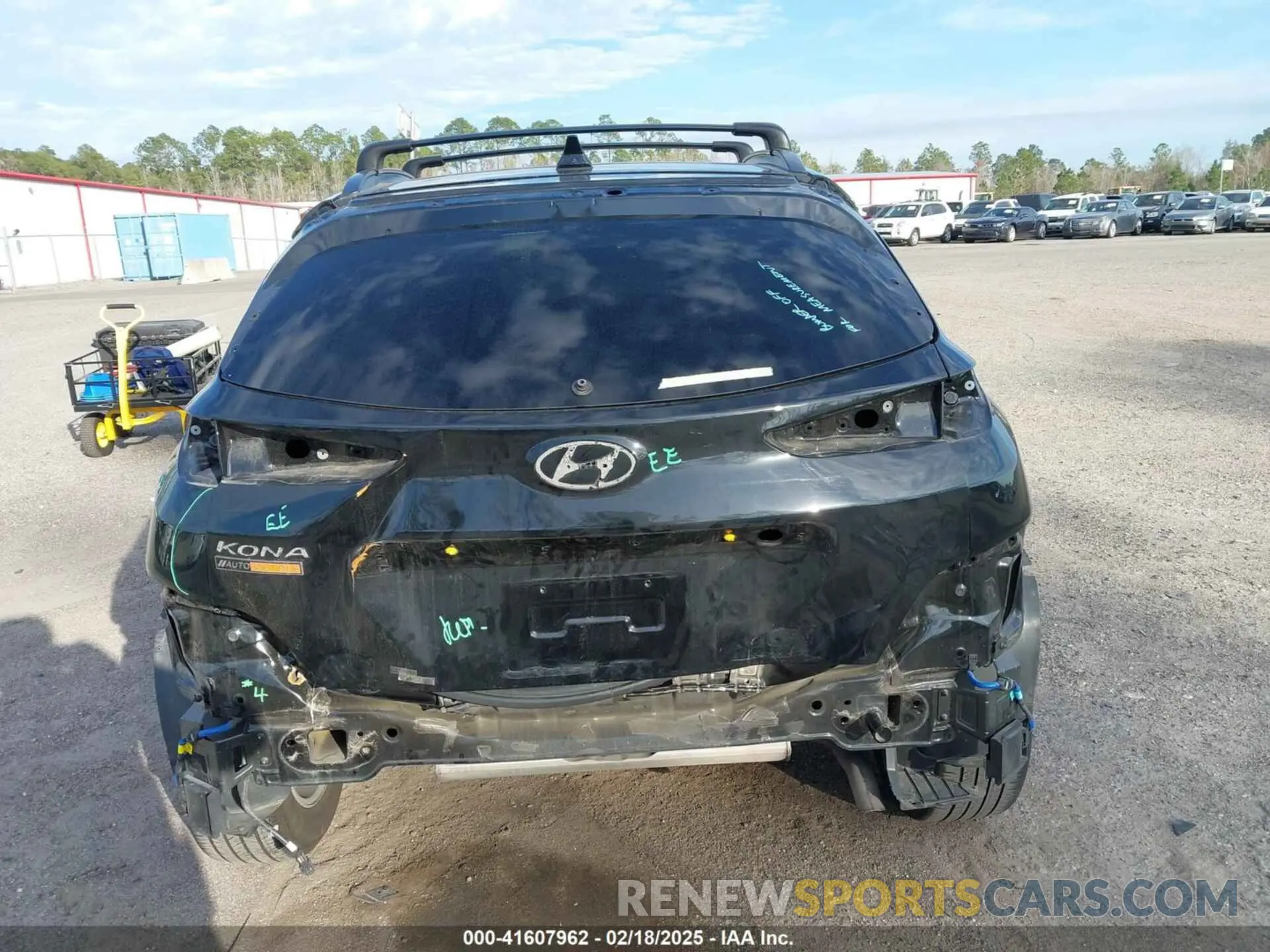 17 Photograph of a damaged car KM8K32AB2PU001872 HYUNDAI KONA 2023