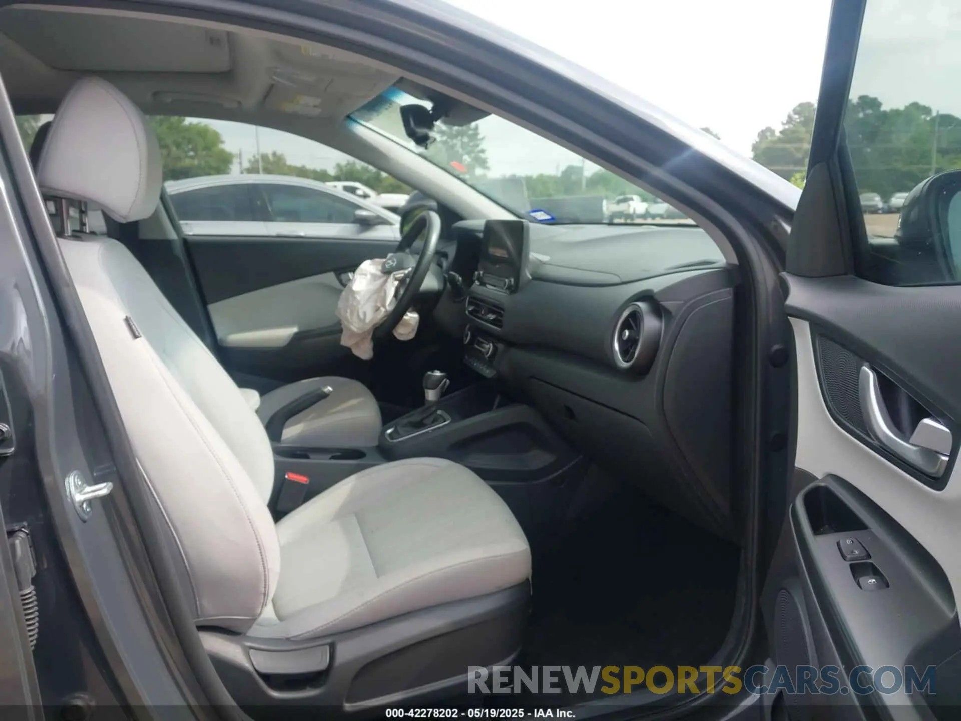 5 Photograph of a damaged car KM8K32AB8PU057198 HYUNDAI KONA 2023