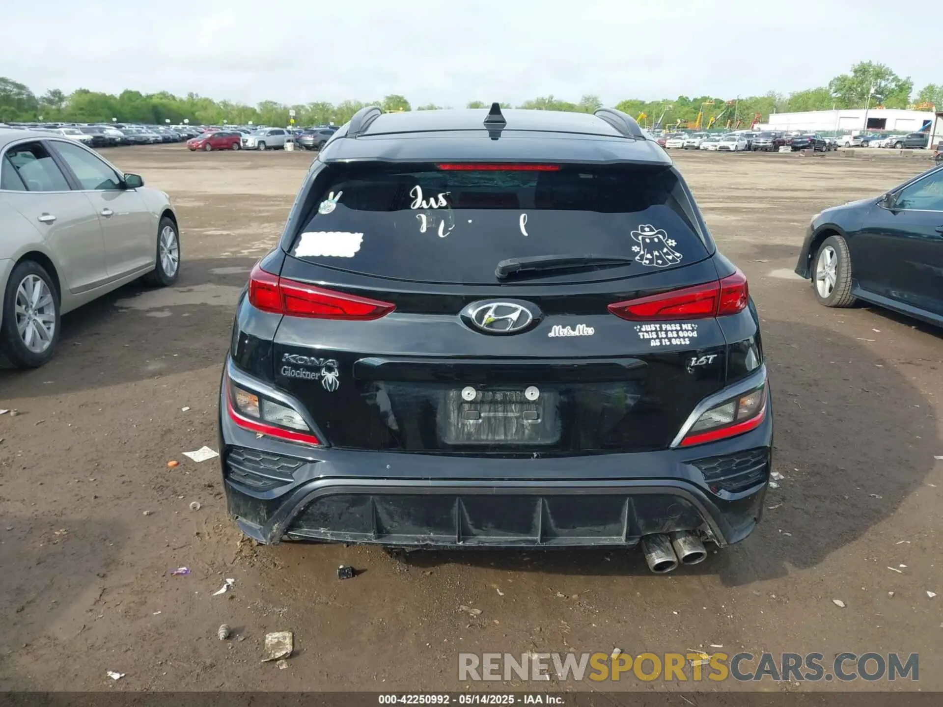 17 Photograph of a damaged car KM8K33A39PU948888 HYUNDAI KONA 2023