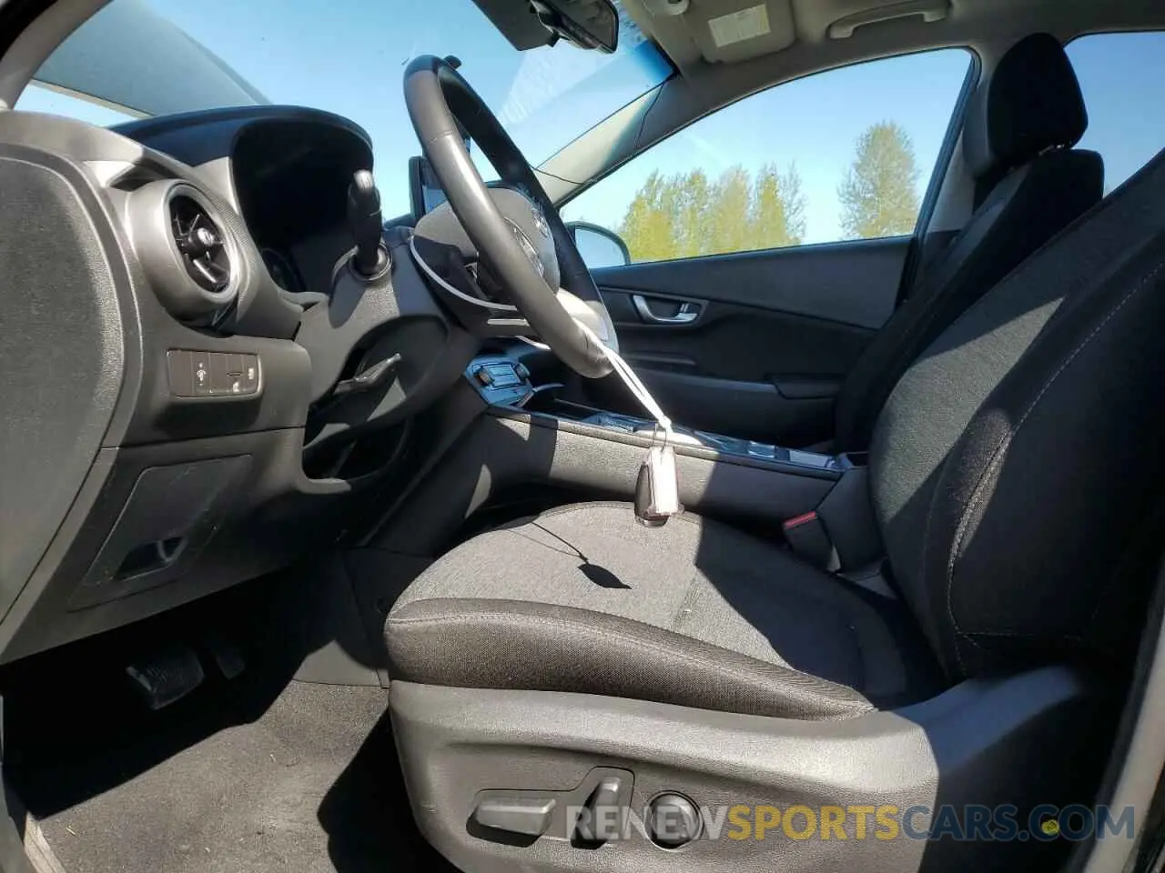 7 Photograph of a damaged car KM8K33AG7PU187314 HYUNDAI KONA 2023