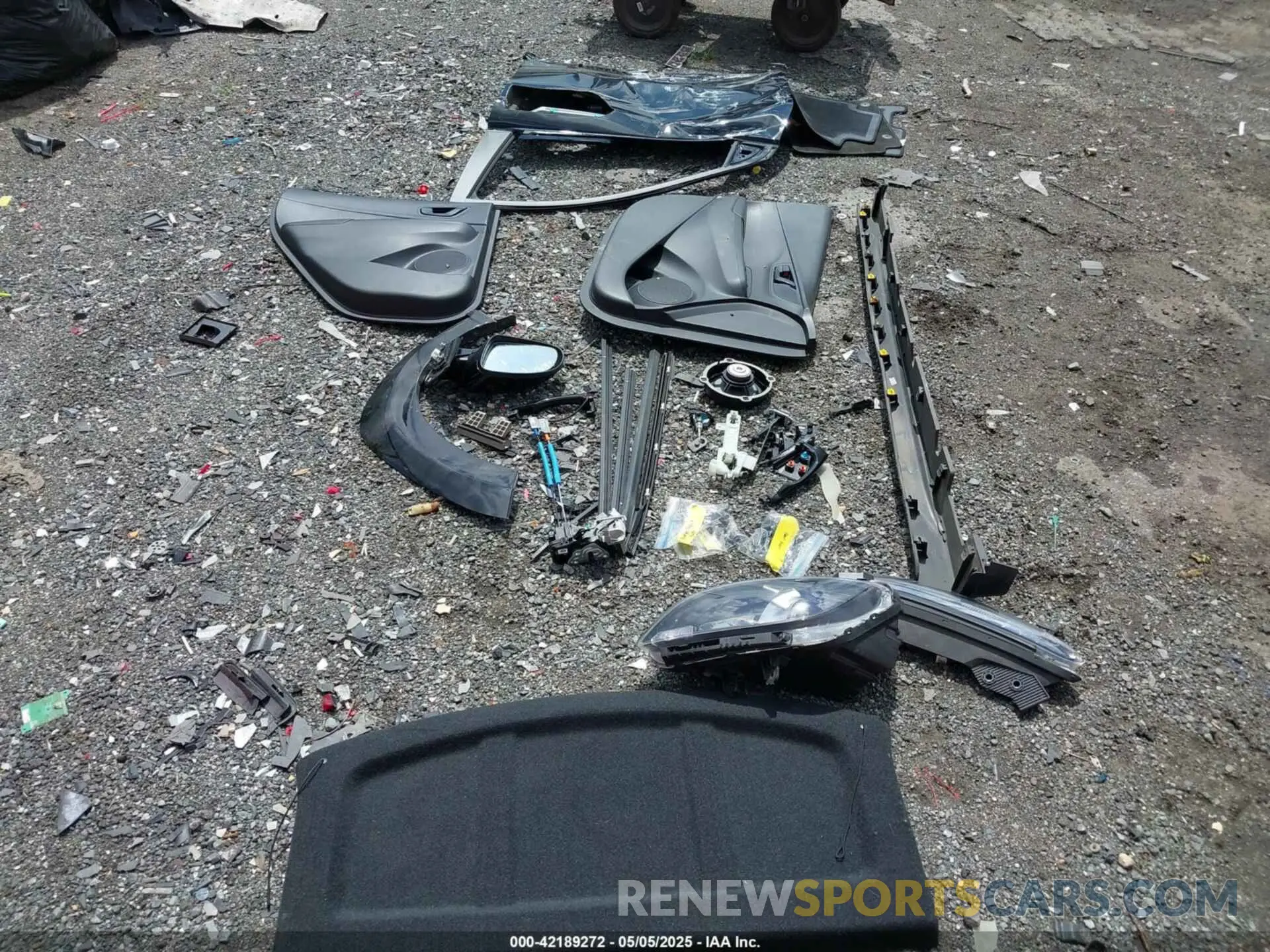 18 Photograph of a damaged car KM8K3CA37PU012526 HYUNDAI KONA 2023