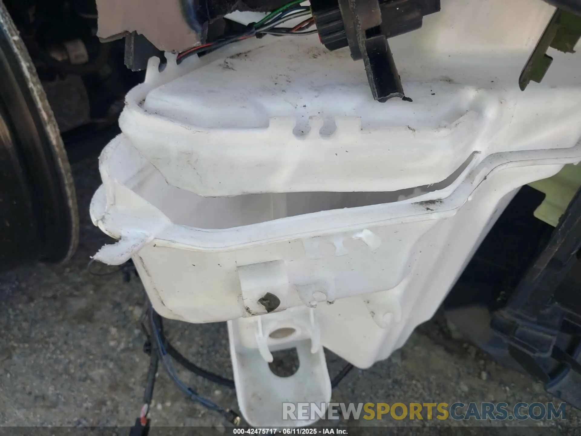 18 Photograph of a damaged car KM8K3CA37PU030766 HYUNDAI KONA 2023
