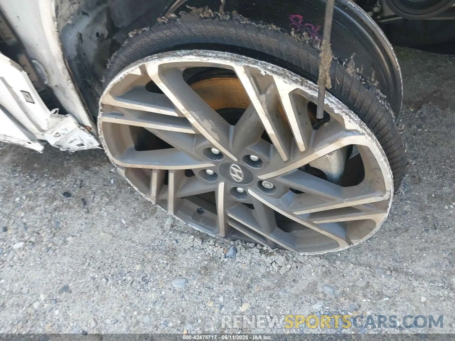 19 Photograph of a damaged car KM8K3CA37PU030766 HYUNDAI KONA 2023