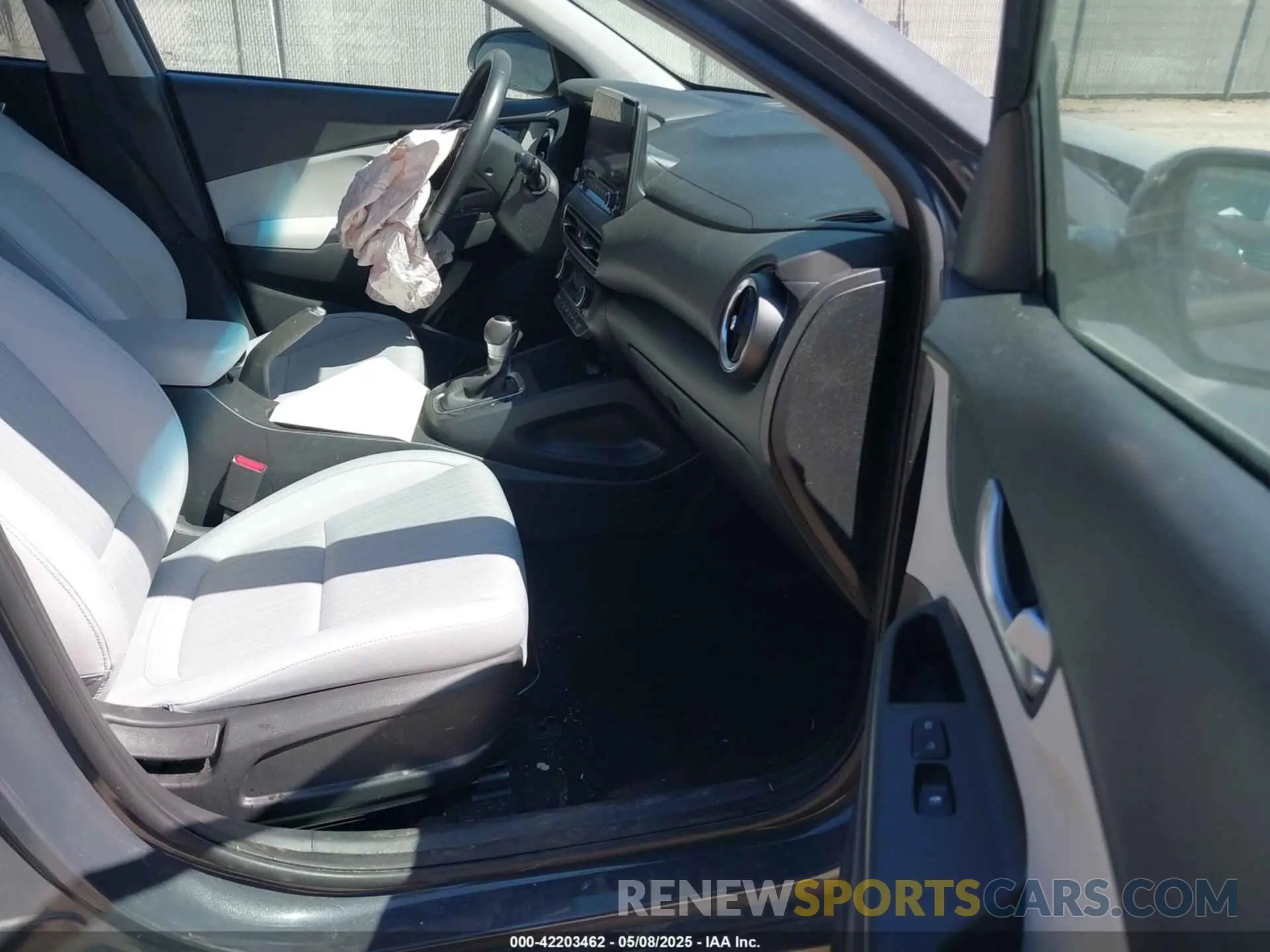 5 Photograph of a damaged car KM8K3CAB2PU019214 HYUNDAI KONA 2023