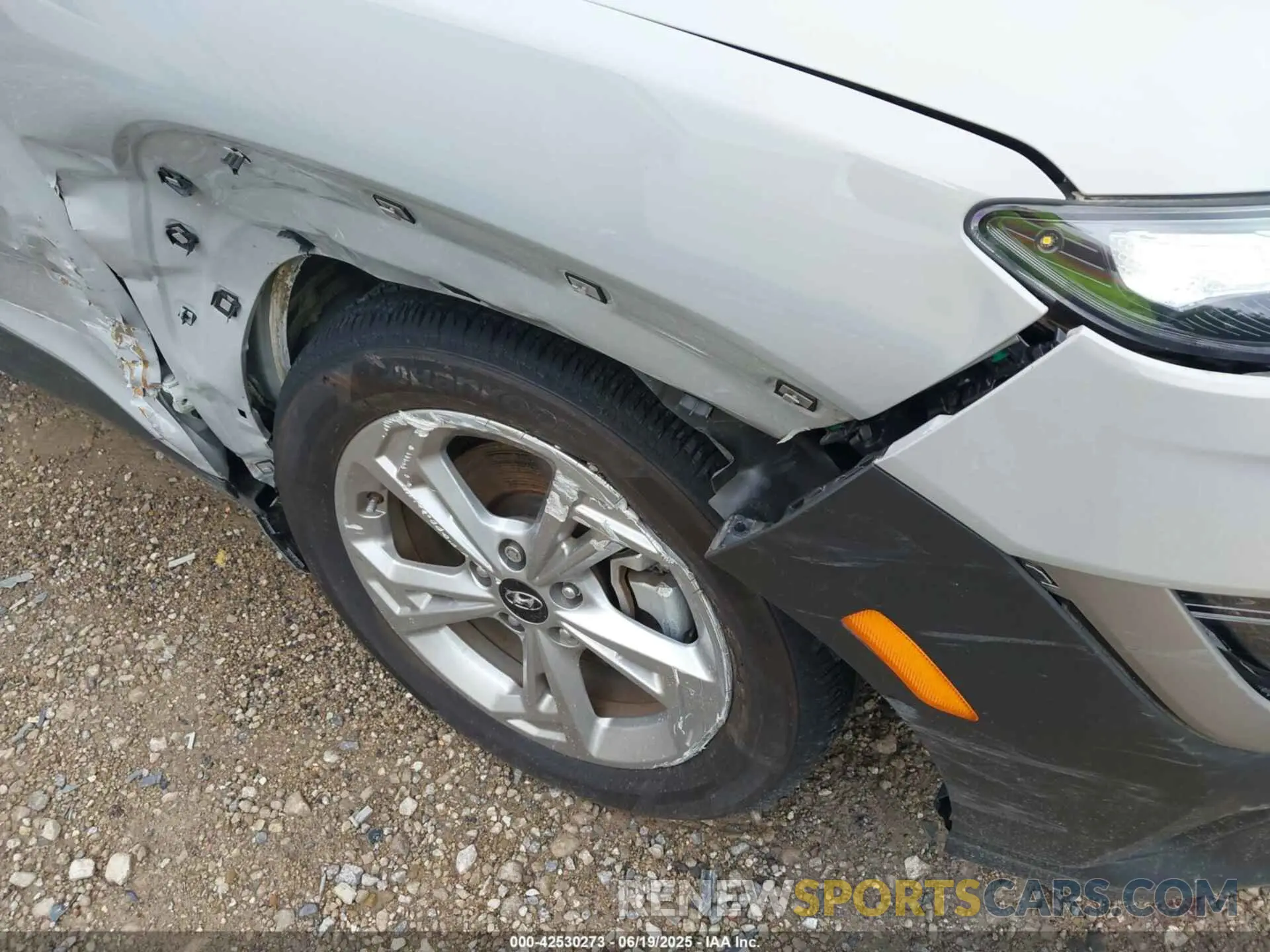 17 Photograph of a damaged car KM8K3CAB6PU025145 HYUNDAI KONA 2023