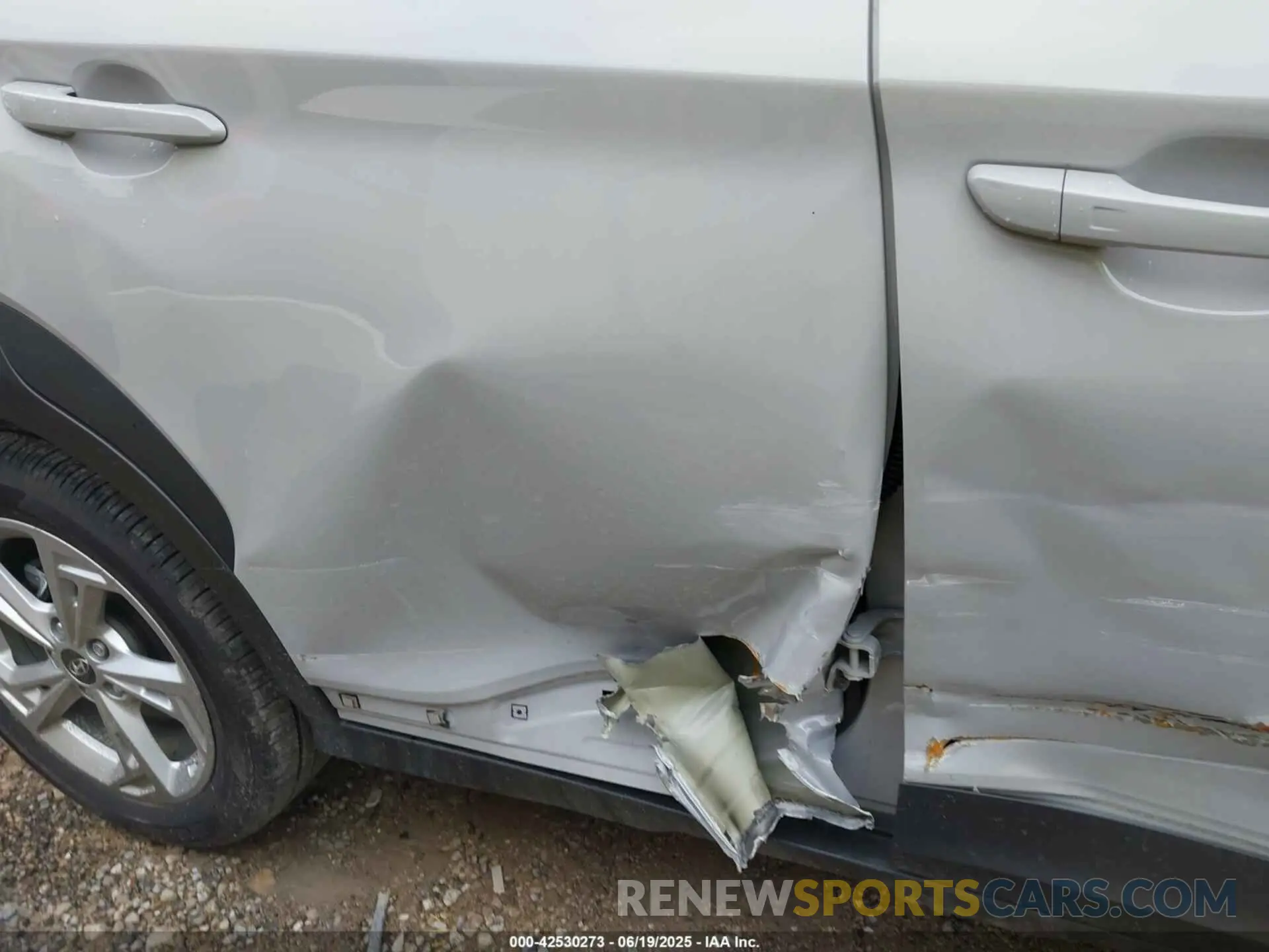 20 Photograph of a damaged car KM8K3CAB6PU025145 HYUNDAI KONA 2023