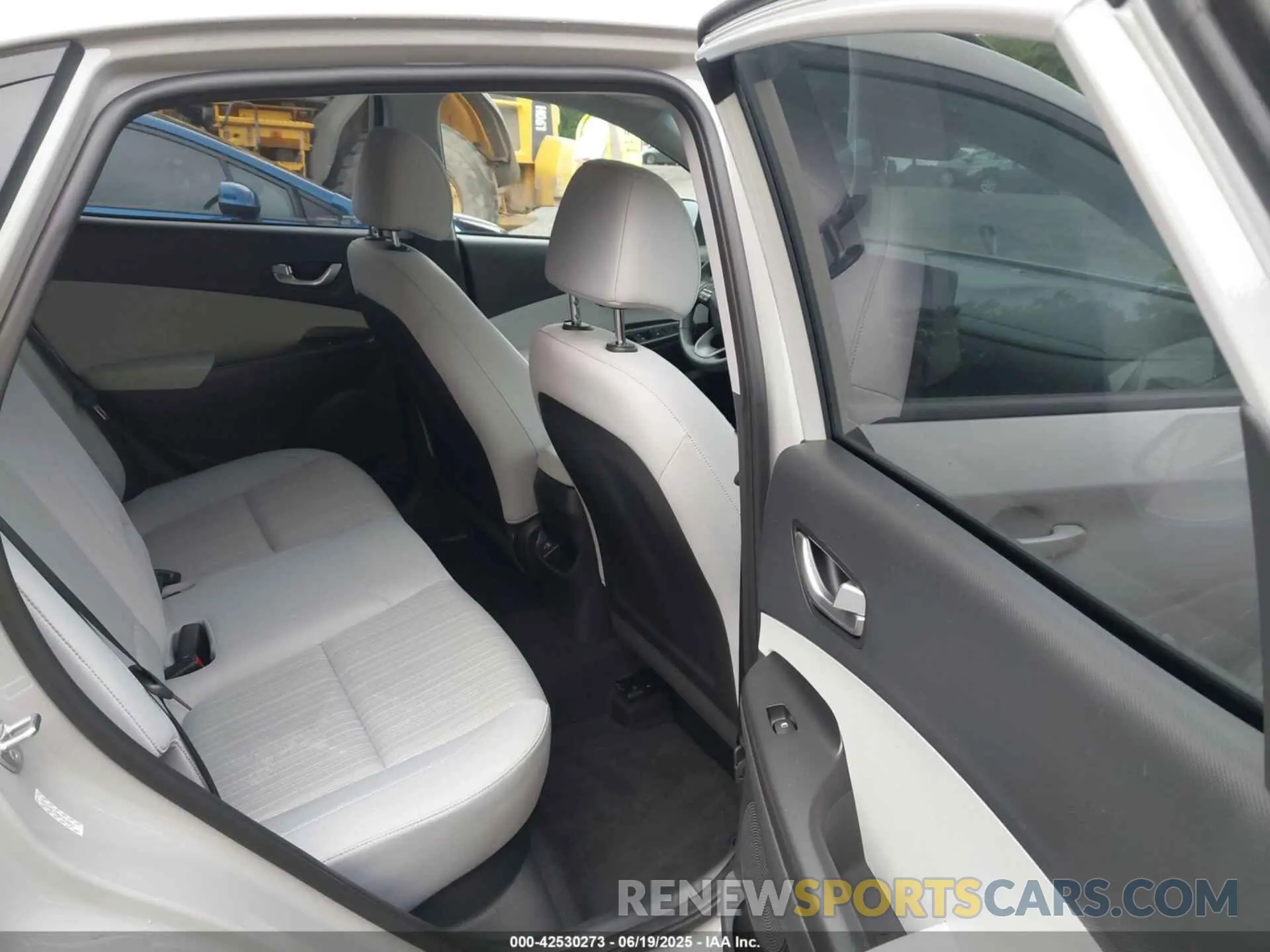 8 Photograph of a damaged car KM8K3CAB6PU025145 HYUNDAI KONA 2023