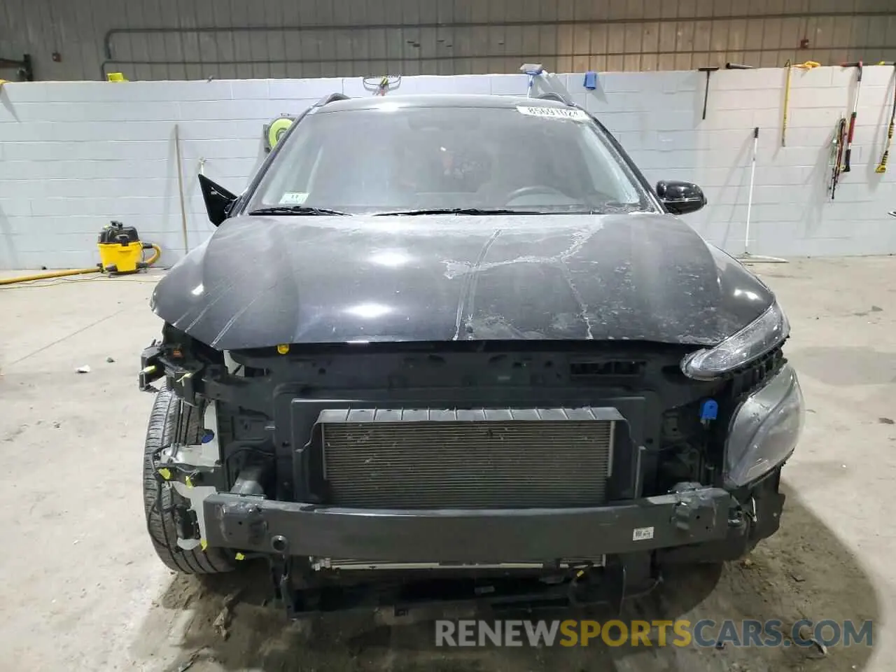 5 Photograph of a damaged car KM8K3CAB8PU051830 HYUNDAI KONA 2023