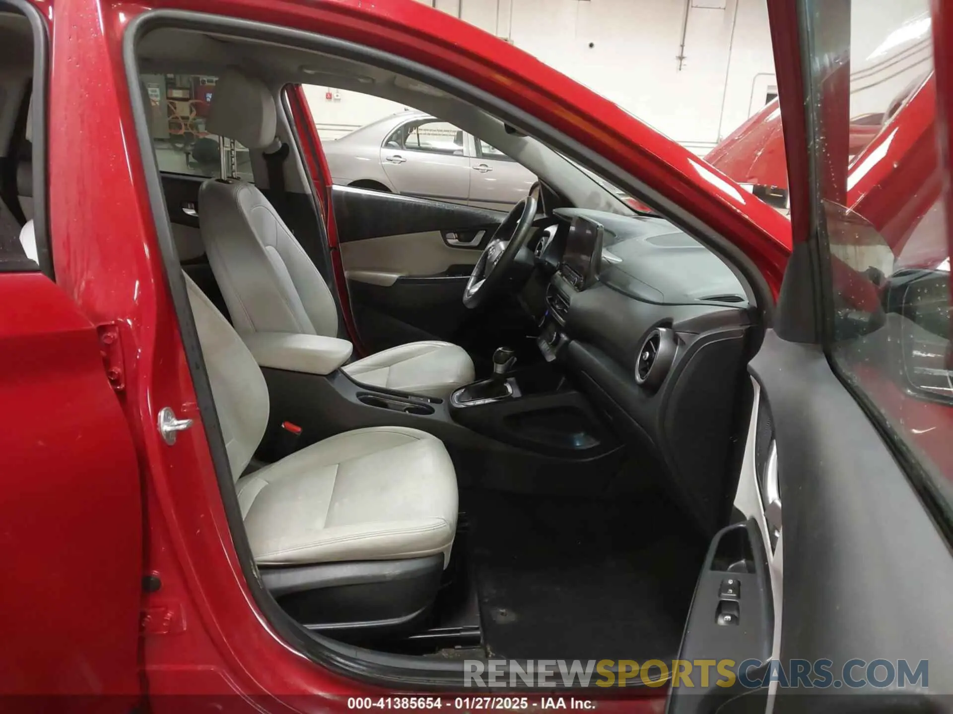 5 Photograph of a damaged car KM8K5CA33PU945222 HYUNDAI KONA 2023