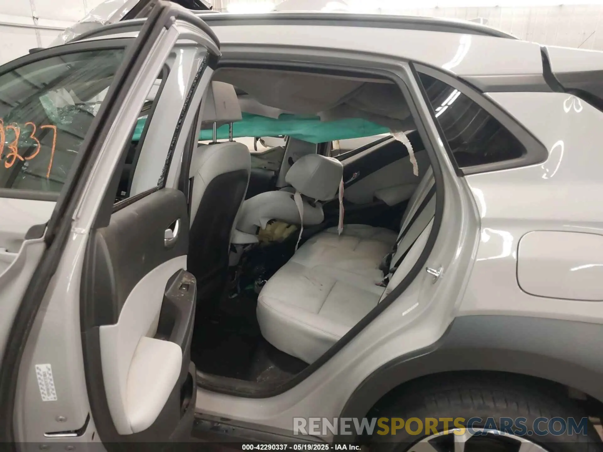 8 Photograph of a damaged car KM8K5CA35PU984054 HYUNDAI KONA 2023