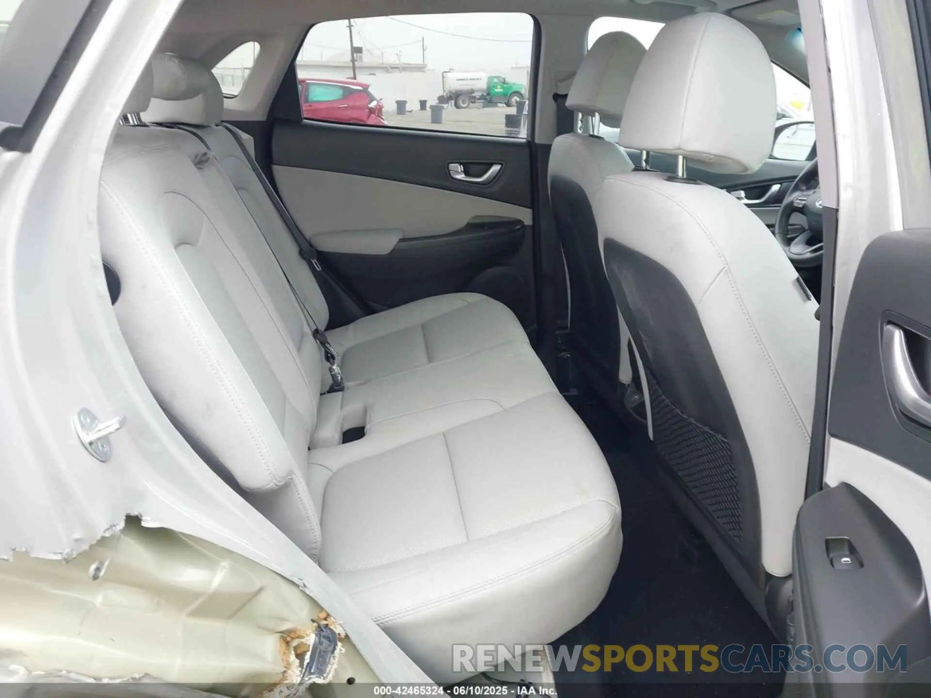 8 Photograph of a damaged car KM8K5CA39PU047580 HYUNDAI KONA 2023