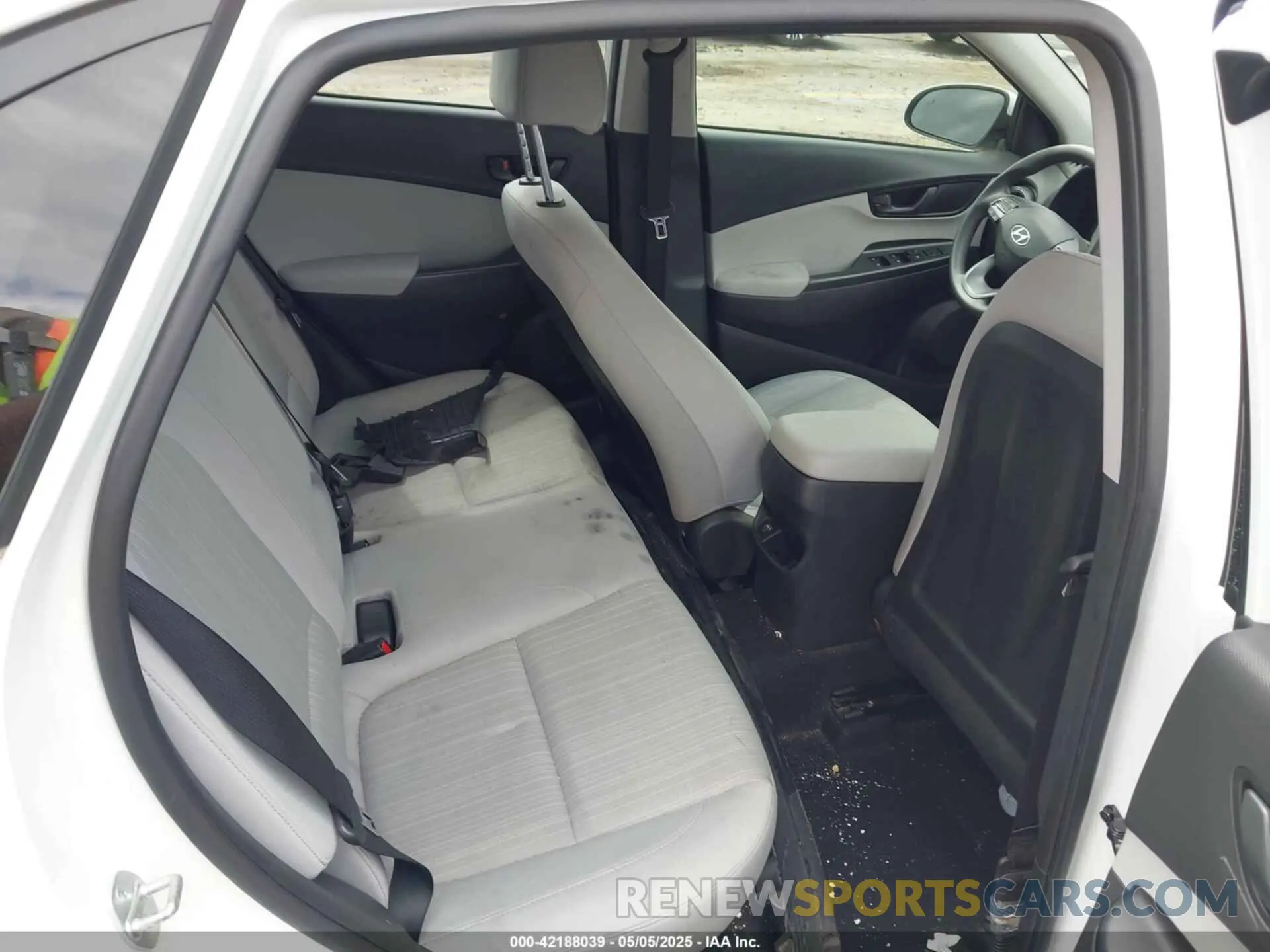 8 Photograph of a damaged car KM8K62AB3PU049243 HYUNDAI KONA 2023