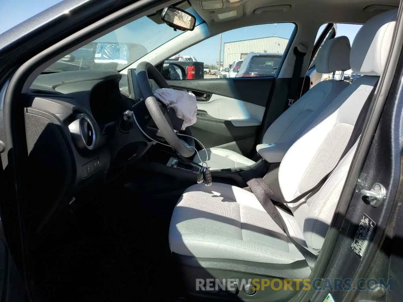 7 Photograph of a damaged car KM8K62AB4PU939718 HYUNDAI KONA 2023