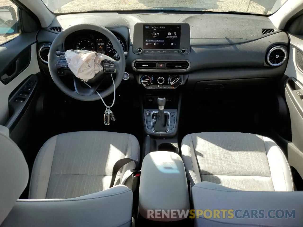 8 Photograph of a damaged car KM8K62AB4PU939718 HYUNDAI KONA 2023