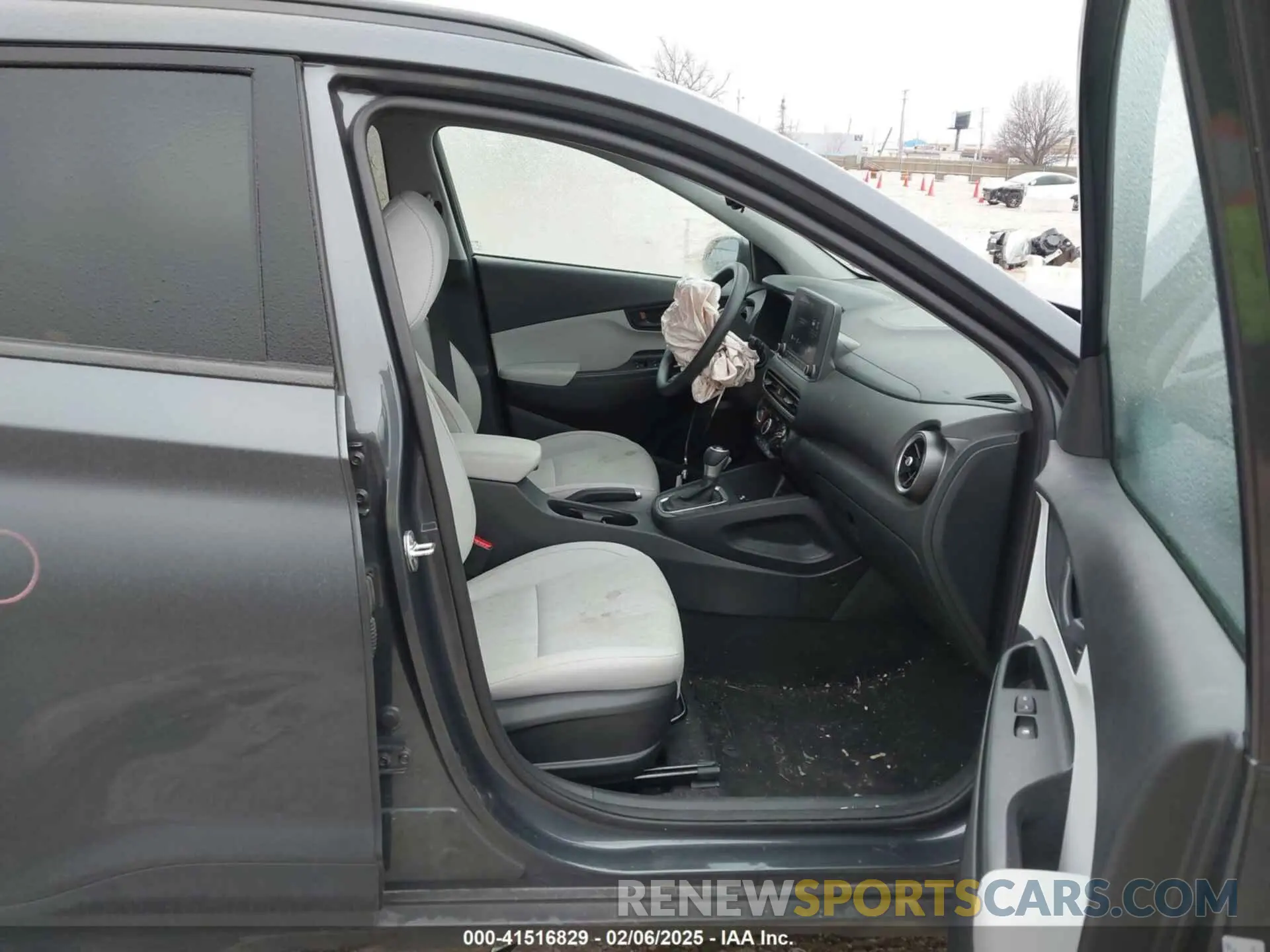 5 Photograph of a damaged car KM8K62AB8PU936451 HYUNDAI KONA 2023