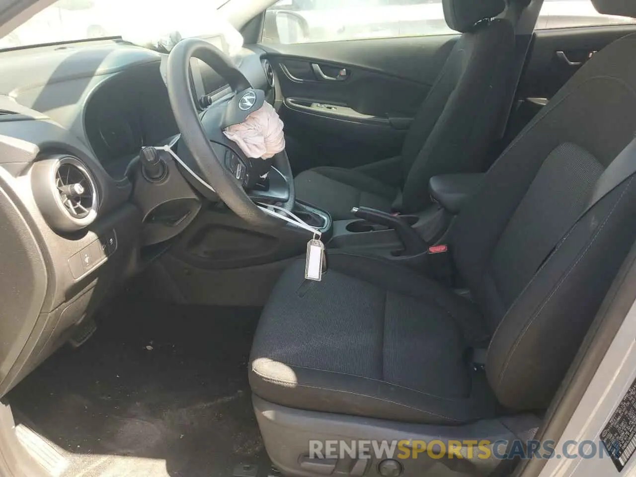 7 Photograph of a damaged car KM8K62AB8PU985827 HYUNDAI KONA 2023