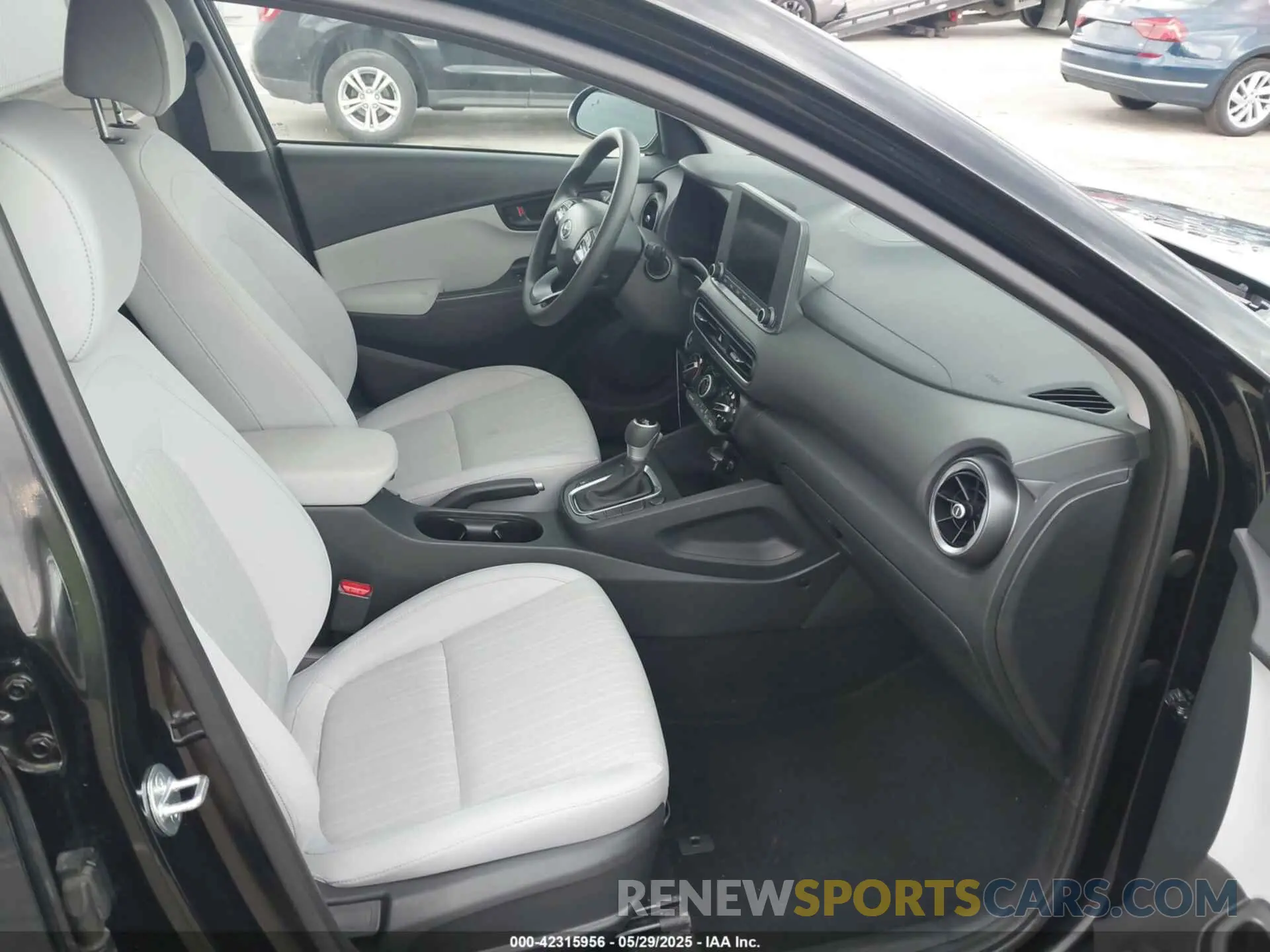 5 Photograph of a damaged car KM8K62ABXPU055895 HYUNDAI KONA 2023