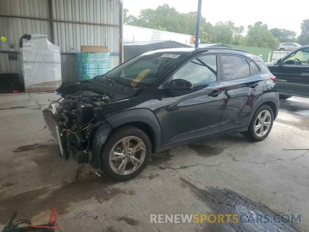1 Photograph of a damaged car KM8K62ABXPU975591 HYUNDAI KONA 2023