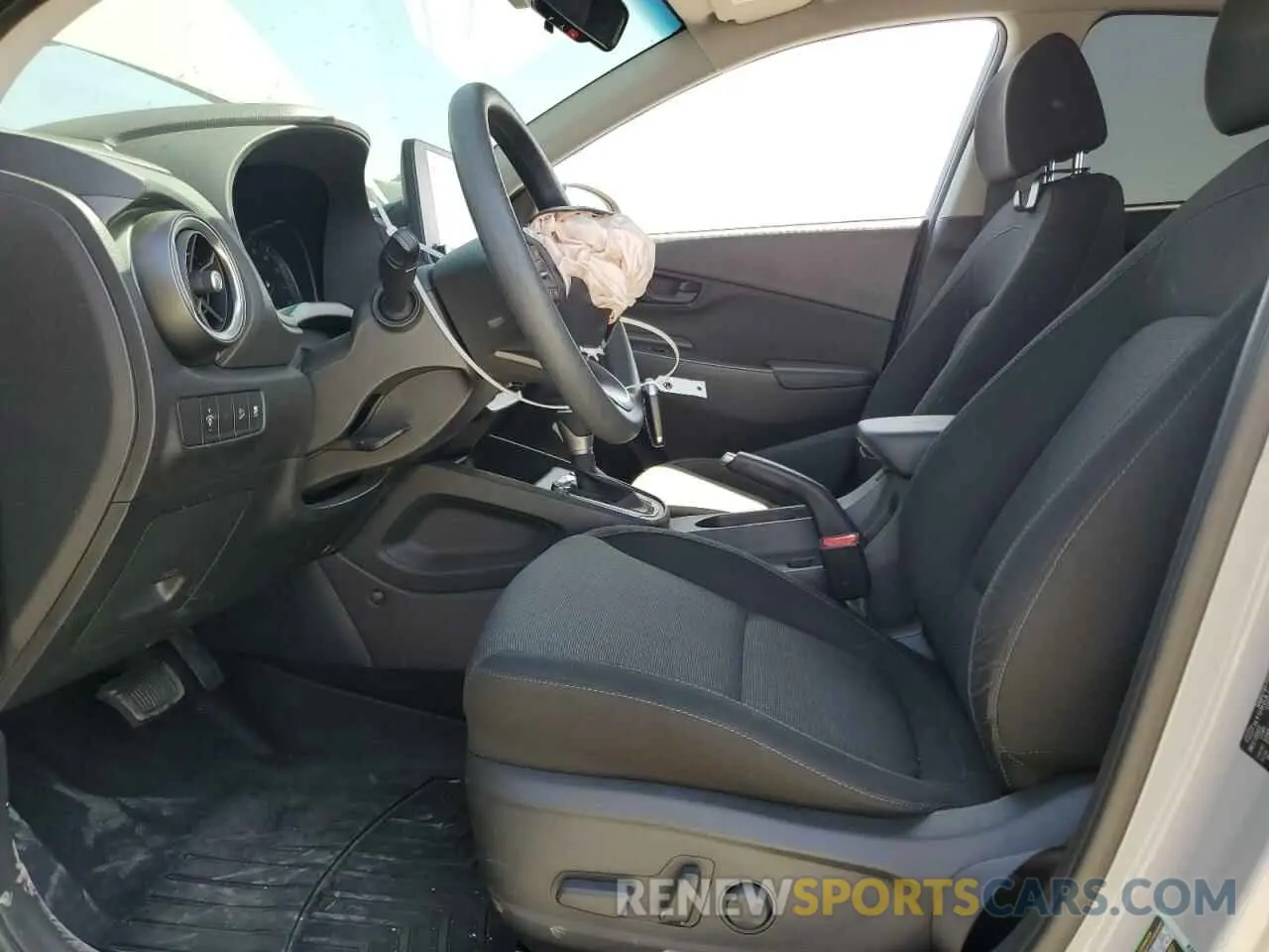 7 Photograph of a damaged car KM8K6CAB3PU004017 HYUNDAI KONA 2023