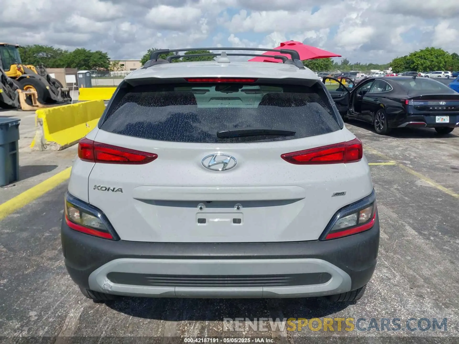 16 Photograph of a damaged car KM8K6CAB3PU062015 HYUNDAI KONA 2023