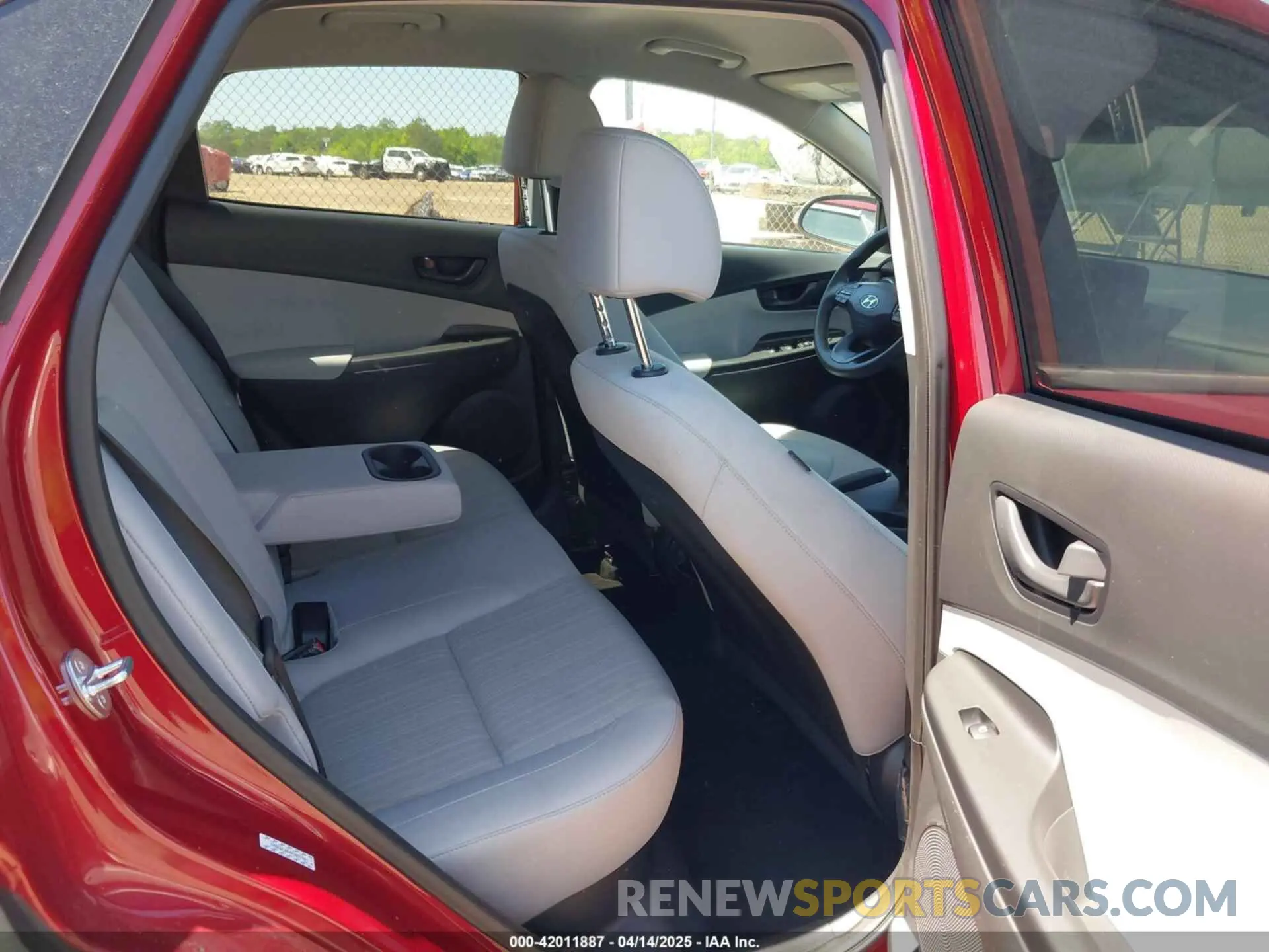 8 Photograph of a damaged car KM8K6CAB4PU055901 HYUNDAI KONA 2023