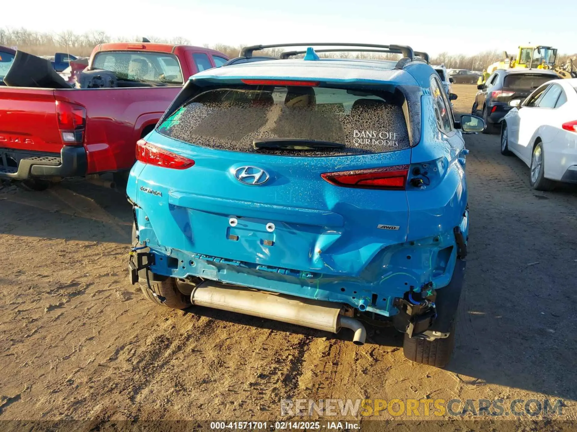 17 Photograph of a damaged car KM8K6CAB4PU984549 HYUNDAI KONA 2023
