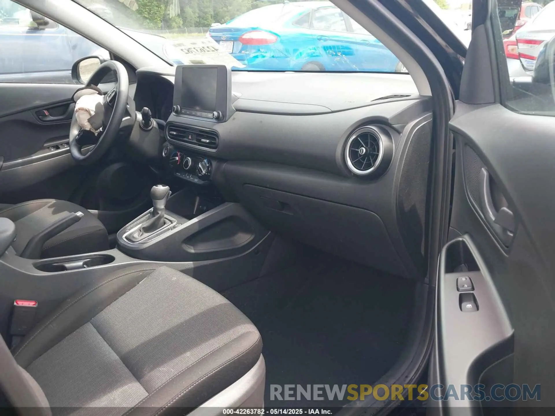 5 Photograph of a damaged car KM8K6CAB6PU996783 HYUNDAI KONA 2023