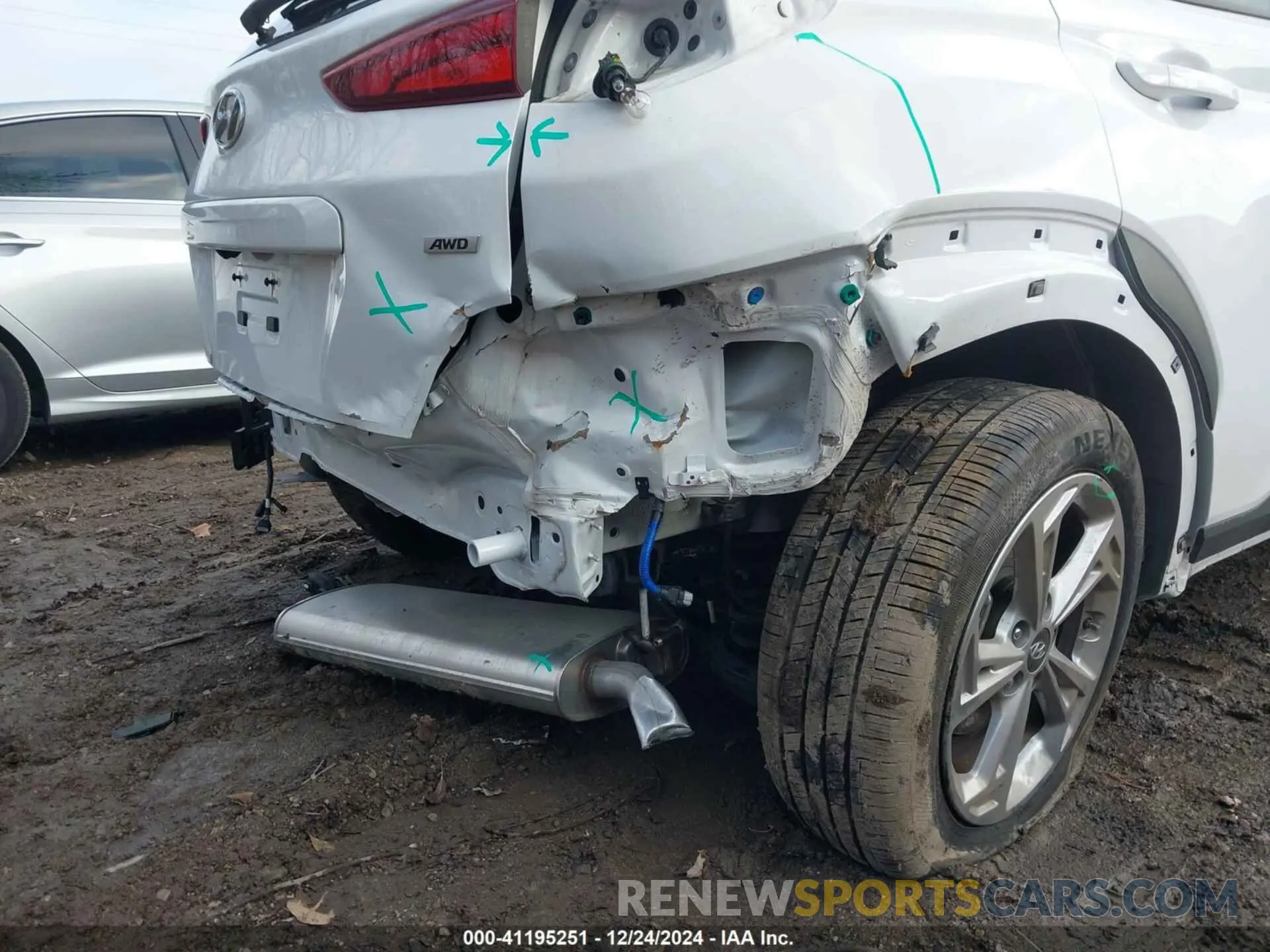 18 Photograph of a damaged car KM8K6CAB8PU051656 HYUNDAI KONA 2023