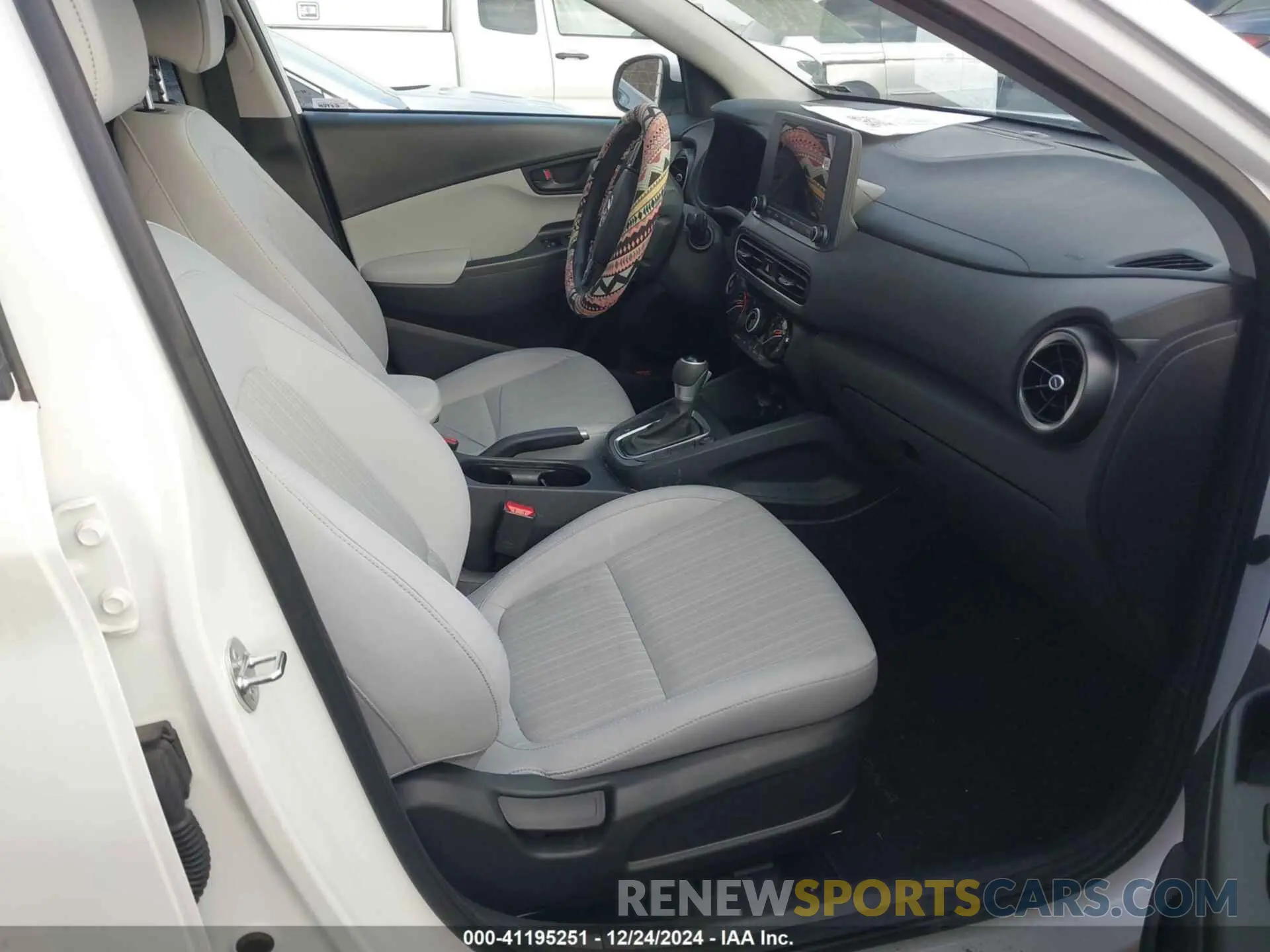 5 Photograph of a damaged car KM8K6CAB8PU051656 HYUNDAI KONA 2023