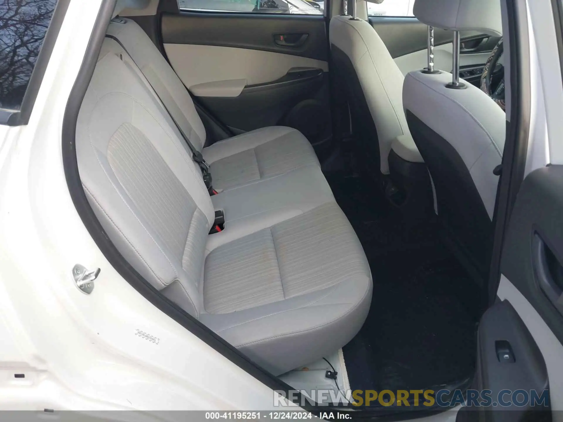 8 Photograph of a damaged car KM8K6CAB8PU051656 HYUNDAI KONA 2023