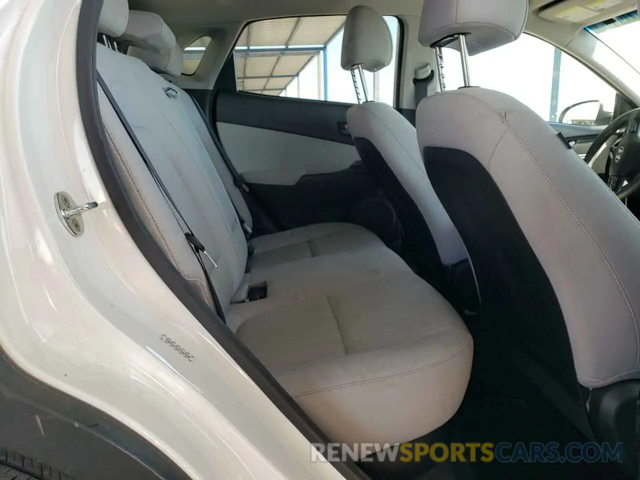 10 Photograph of a damaged car KM8K6CABXPU969800 HYUNDAI KONA 2023