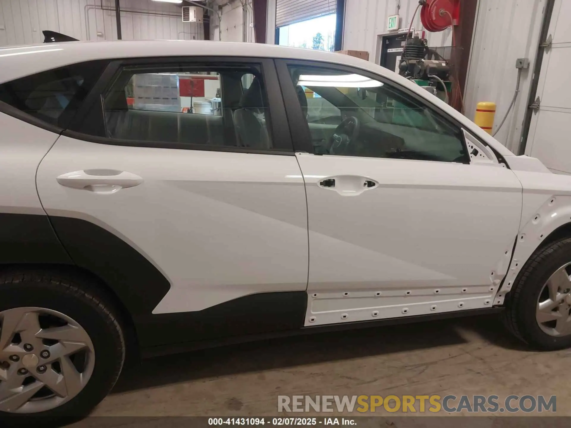 14 Photograph of a damaged car KM8HA3AB5RU121514 HYUNDAI KONA 2024