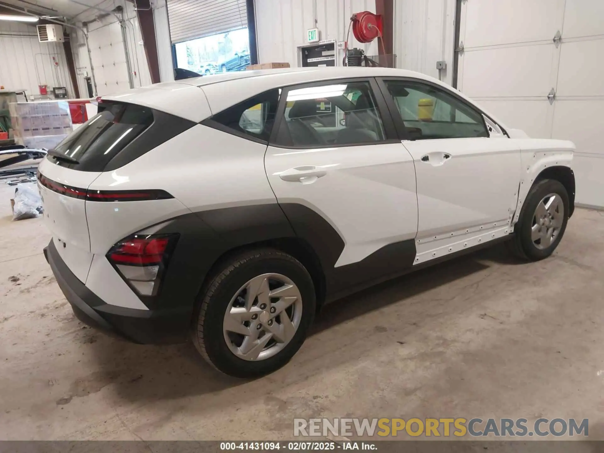 4 Photograph of a damaged car KM8HA3AB5RU121514 HYUNDAI KONA 2024