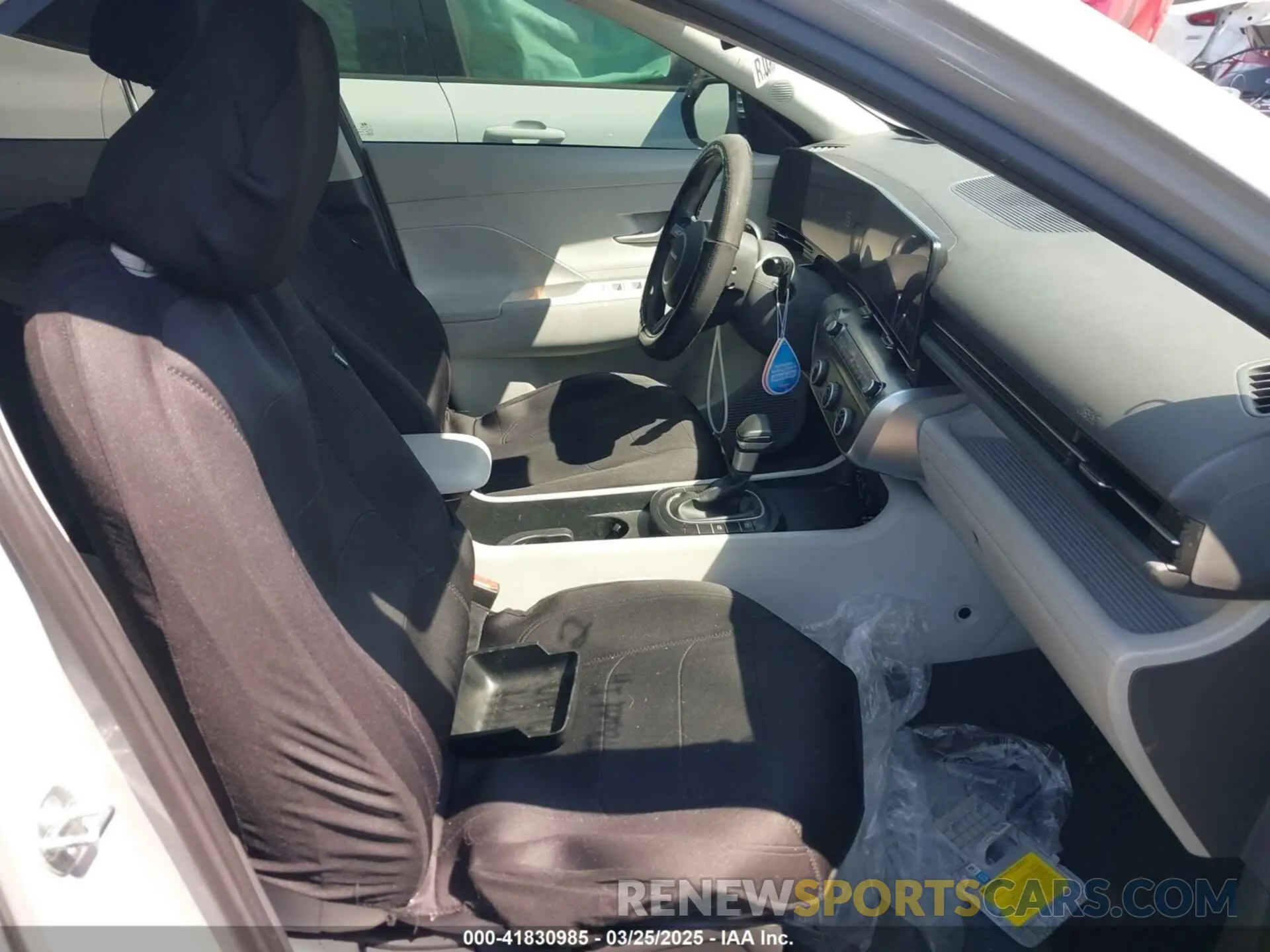 5 Photograph of a damaged car KM8HA3AB7RU041986 HYUNDAI KONA 2024