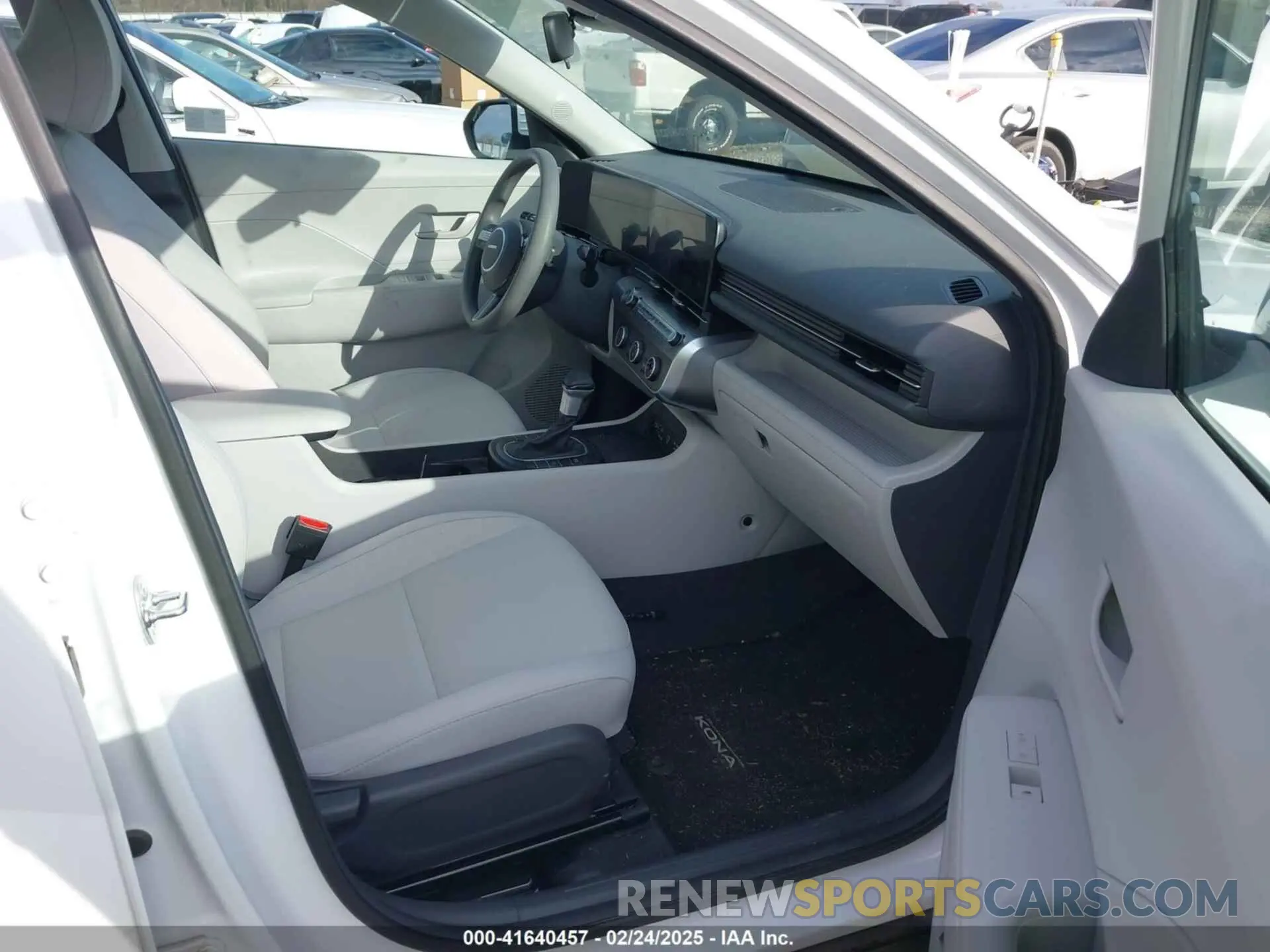5 Photograph of a damaged car KM8HA3ABXRU112114 HYUNDAI KONA 2024