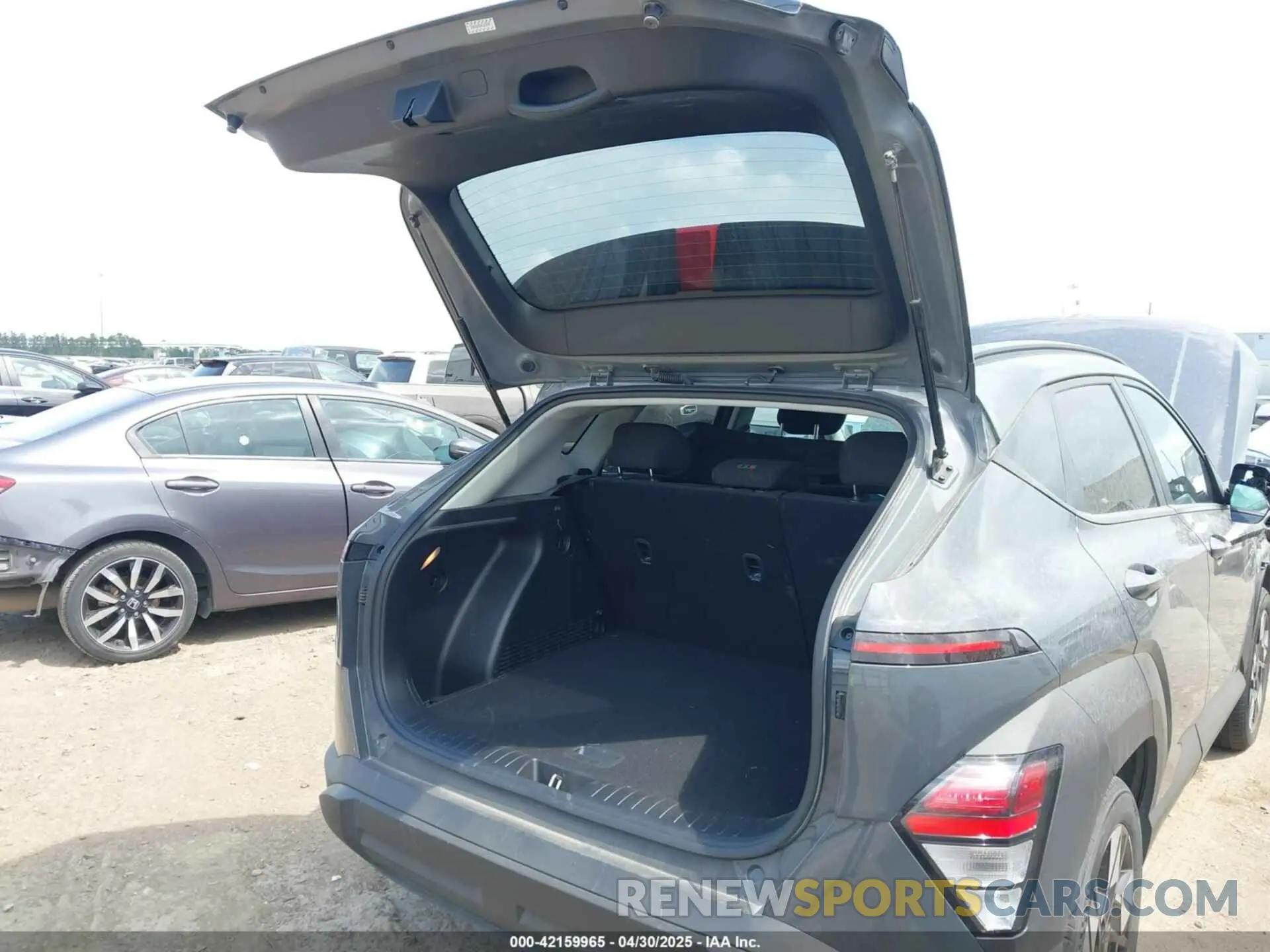 18 Photograph of a damaged car KM8HB3AB7RU123570 HYUNDAI KONA 2024