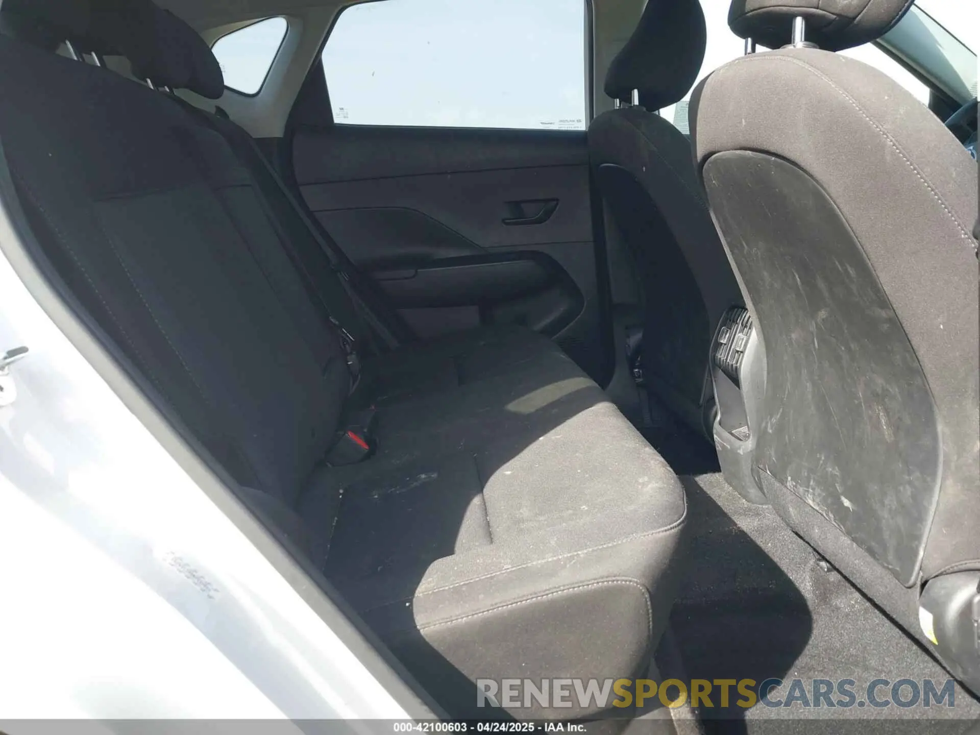 8 Photograph of a damaged car KM8HB3AB8RU169294 HYUNDAI KONA 2024
