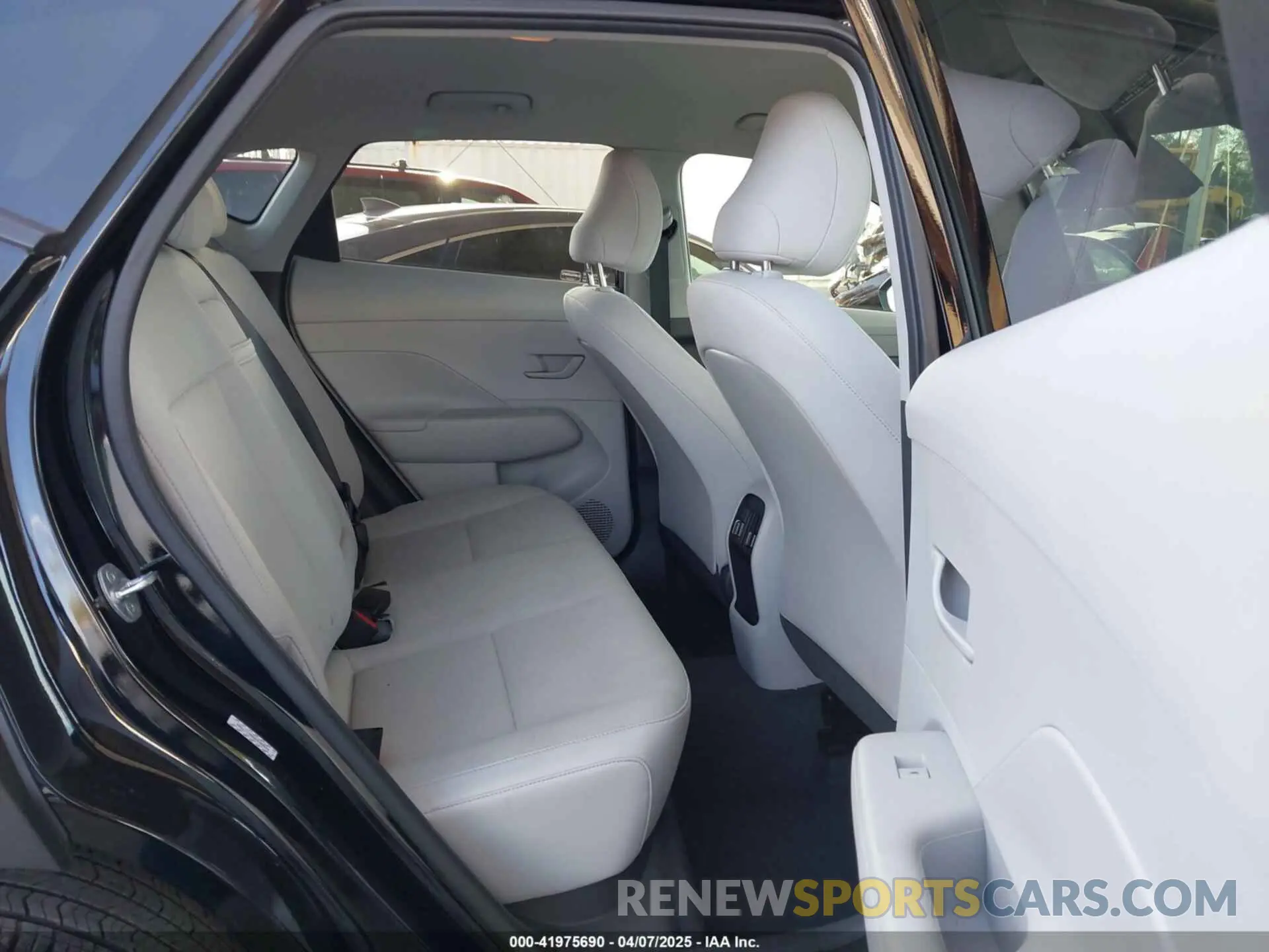 8 Photograph of a damaged car KM8HB3AB9RU117284 HYUNDAI KONA 2024