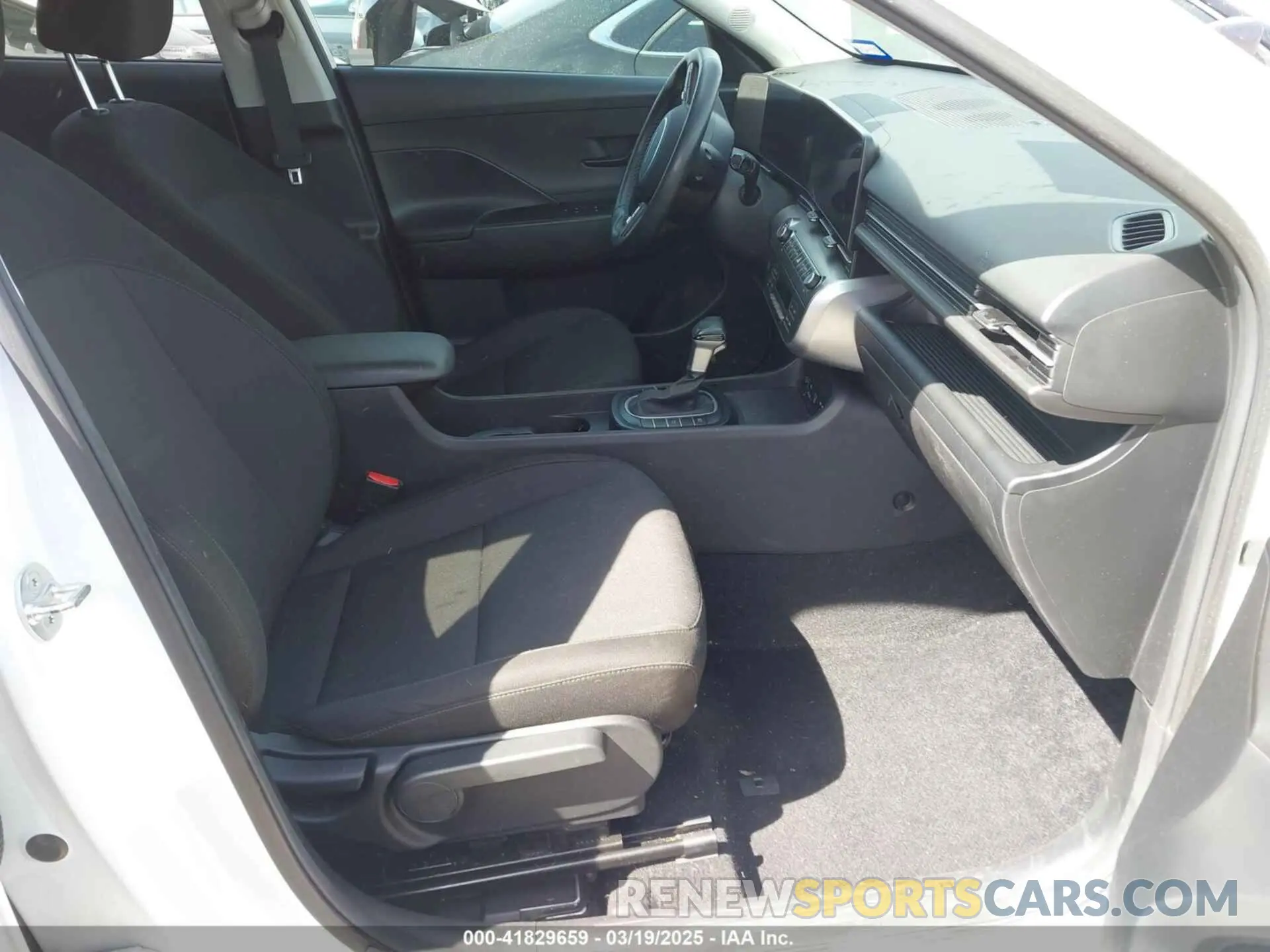 5 Photograph of a damaged car KM8HBCAB2RU062242 HYUNDAI KONA 2024