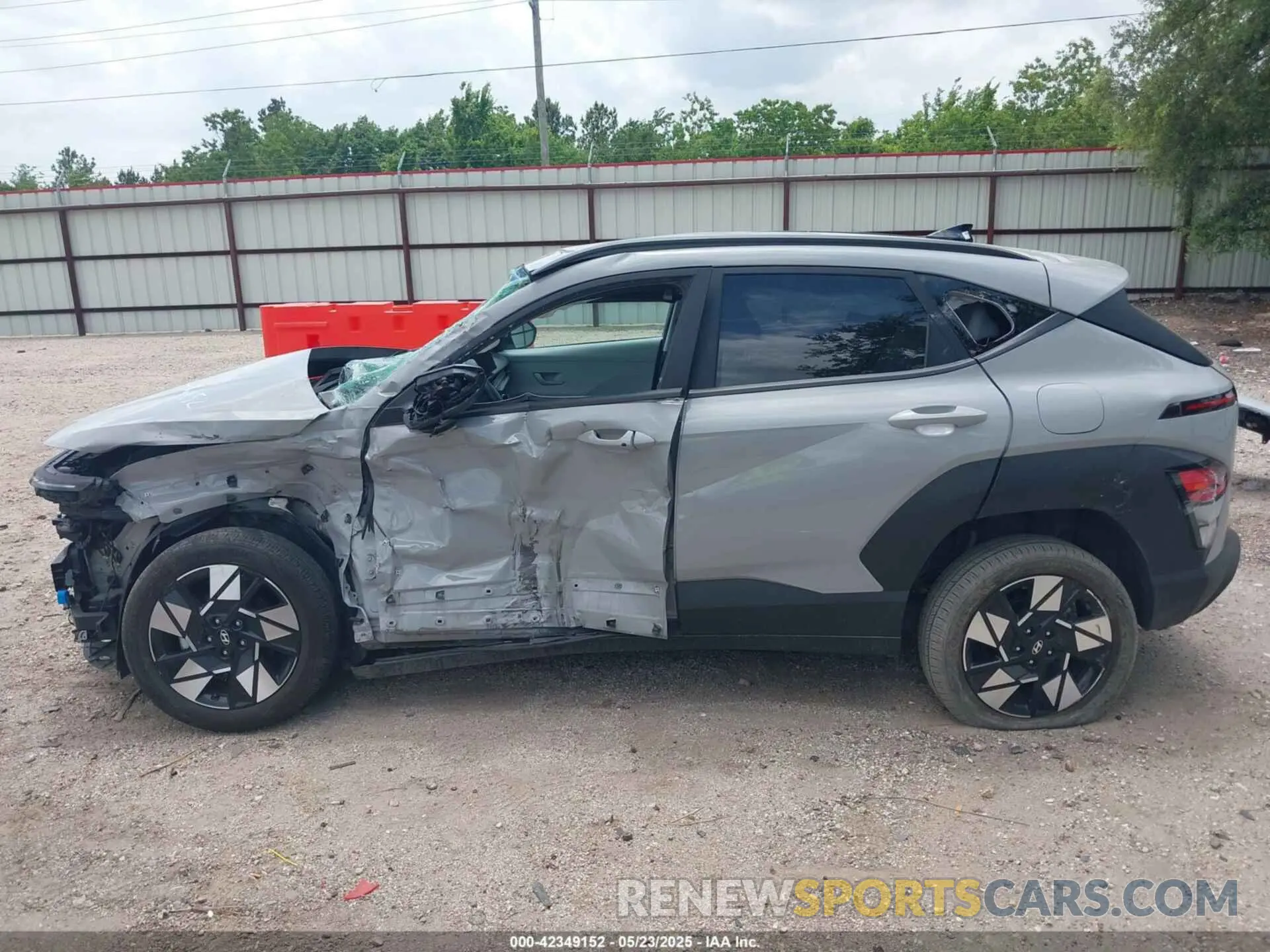15 Photograph of a damaged car KM8HBCABXRU105984 HYUNDAI KONA 2024