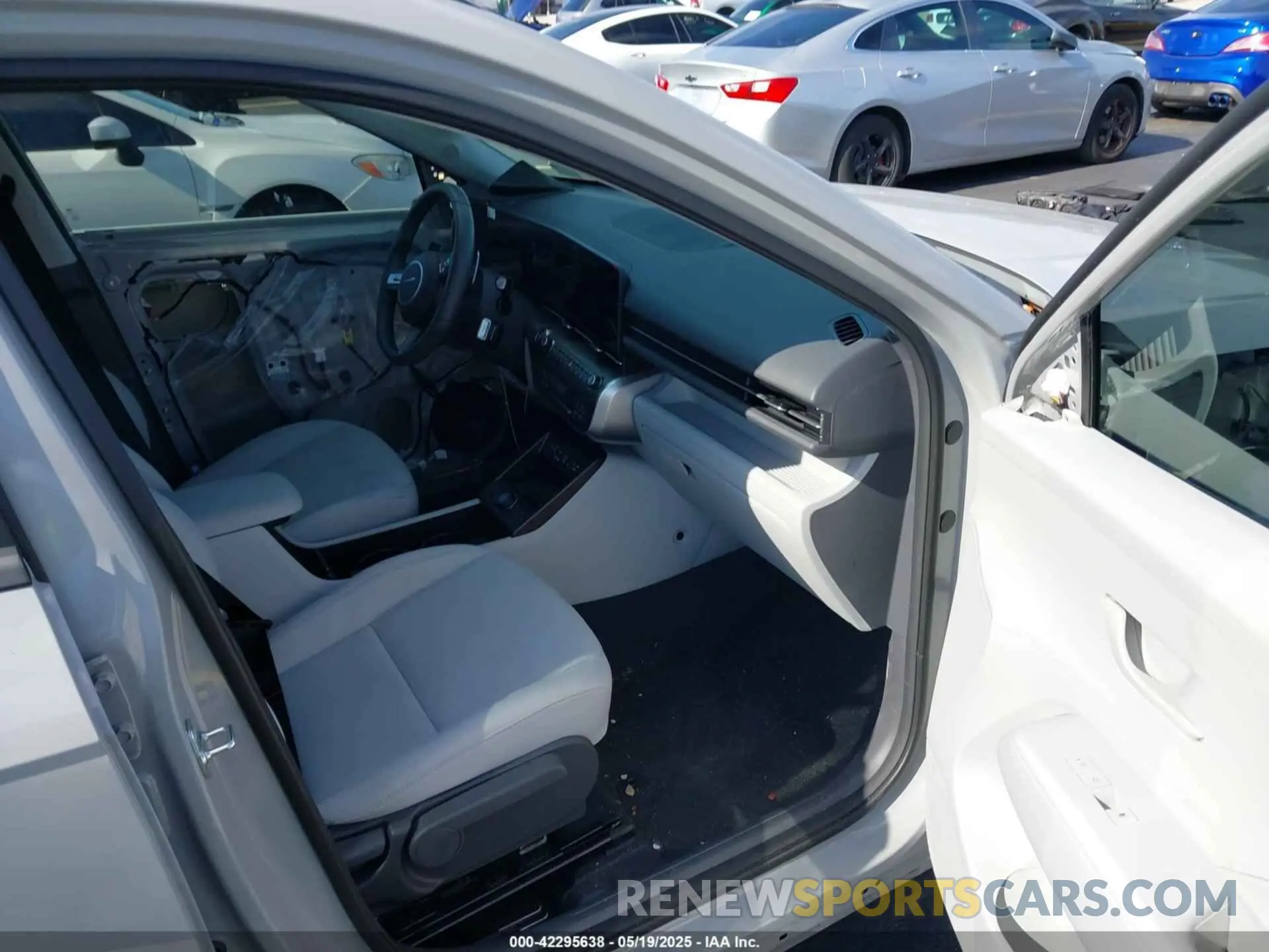 5 Photograph of a damaged car KM8HC3AB0RU183347 HYUNDAI KONA 2024