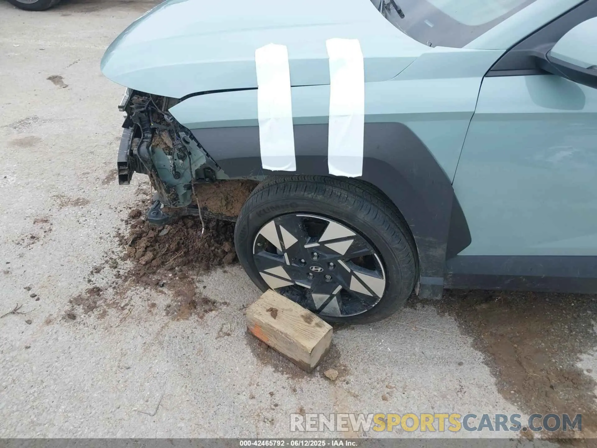 14 Photograph of a damaged car KM8HC3AB2RU171829 HYUNDAI KONA 2024