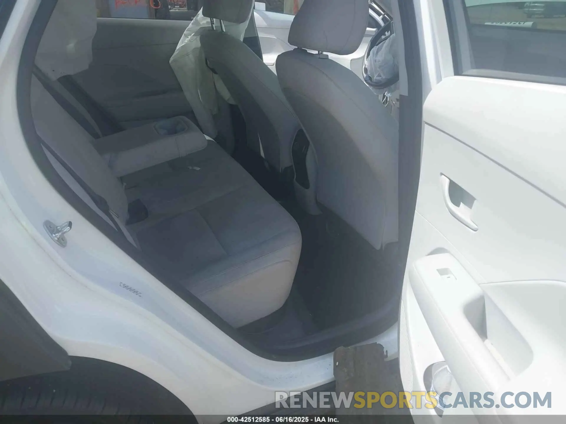 8 Photograph of a damaged car KM8HC3AB4RU054074 HYUNDAI KONA 2024